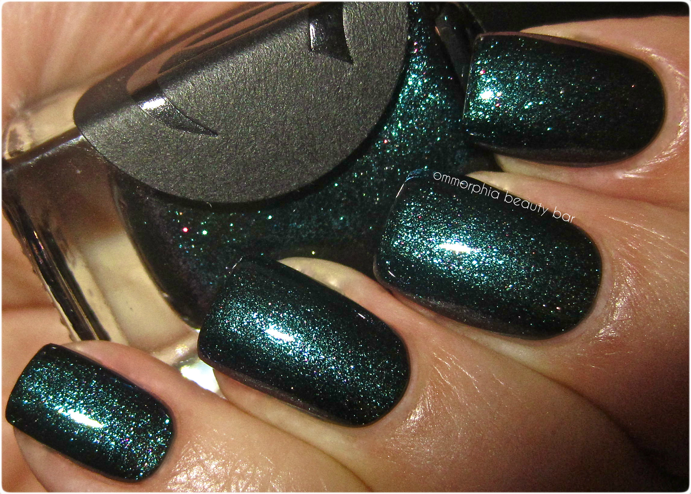 Cirque Epoch swatch flash