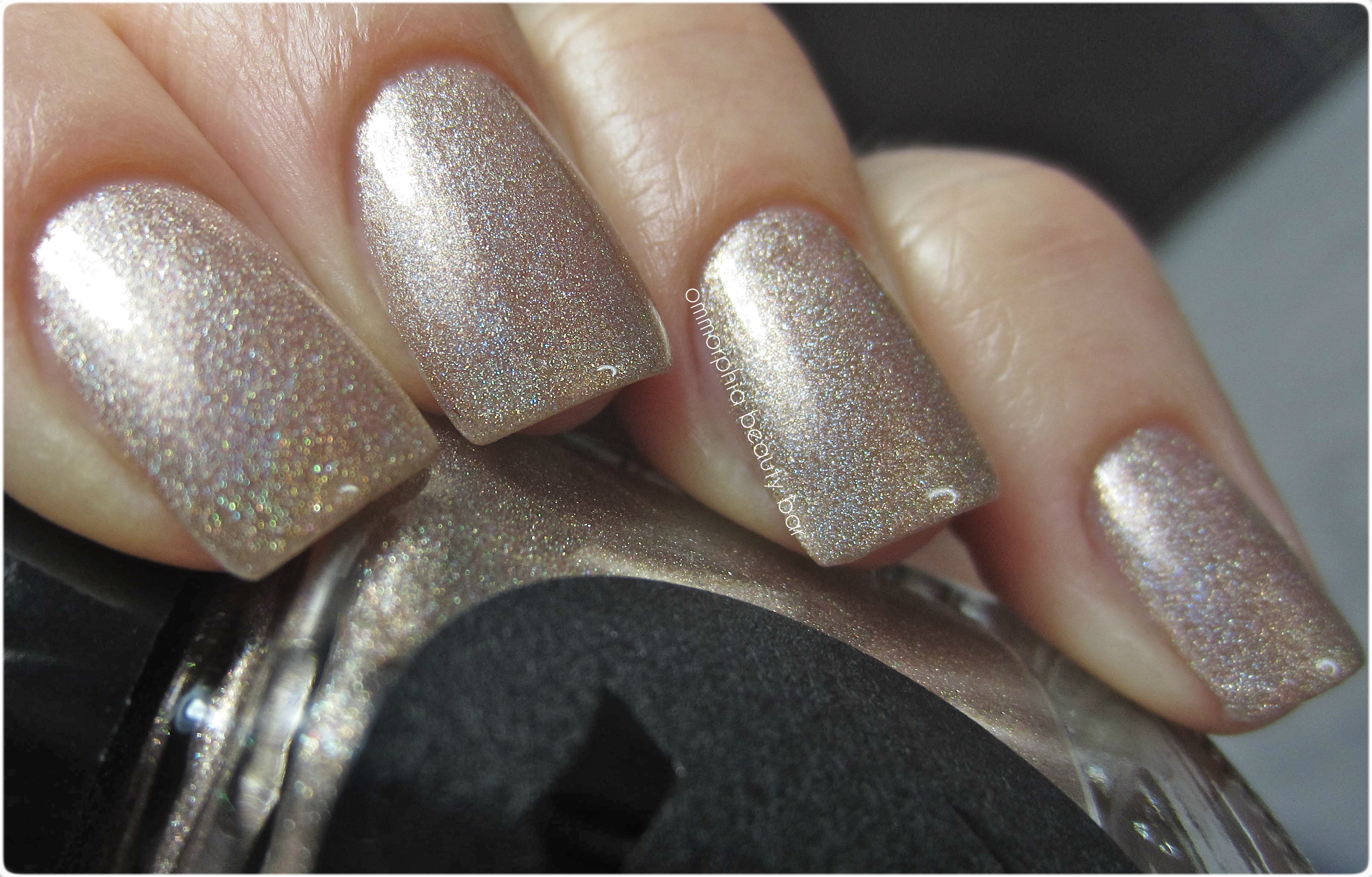 Cirque Never Nude swatch 2