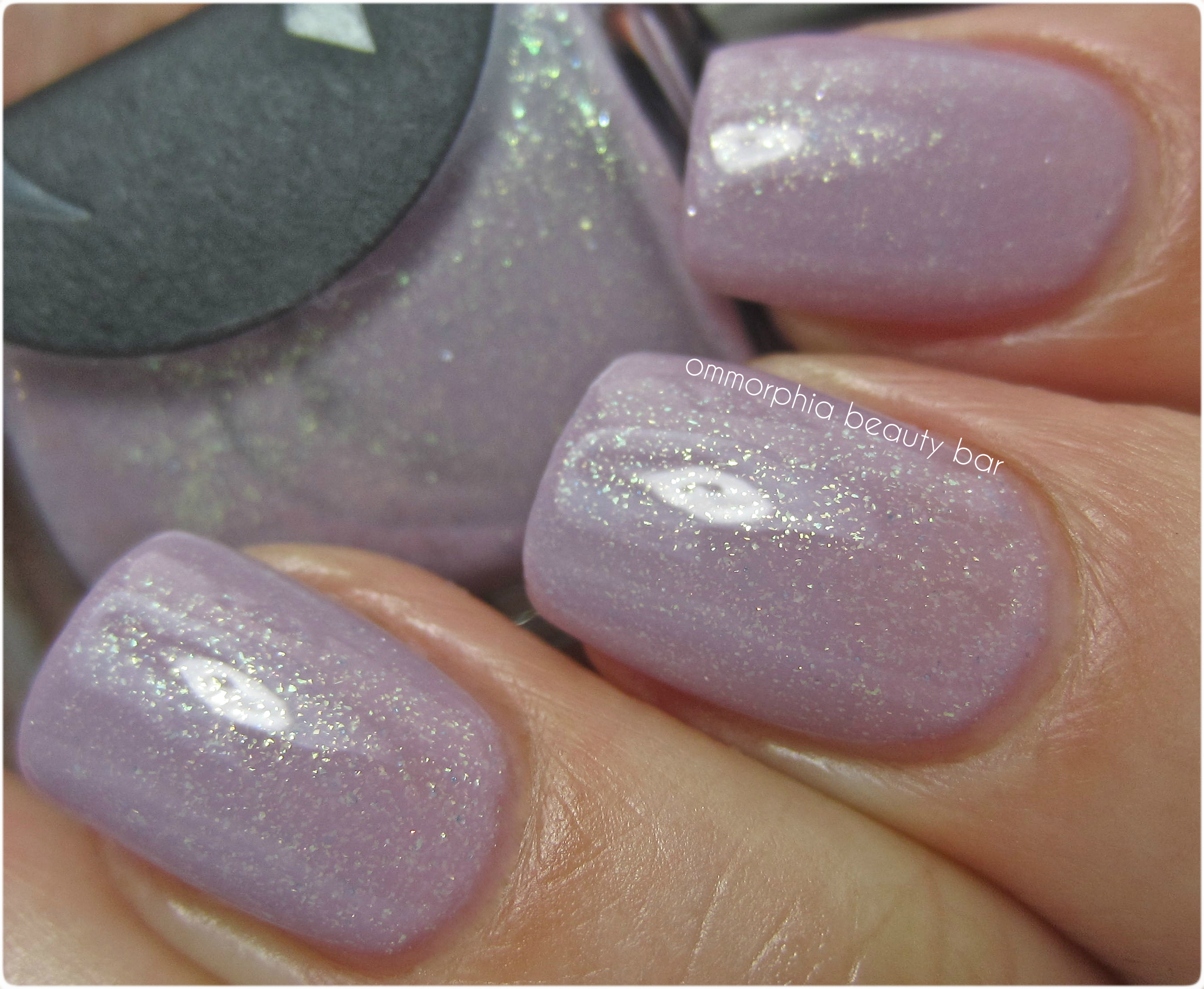 Cirque Vaudeville swatch macro