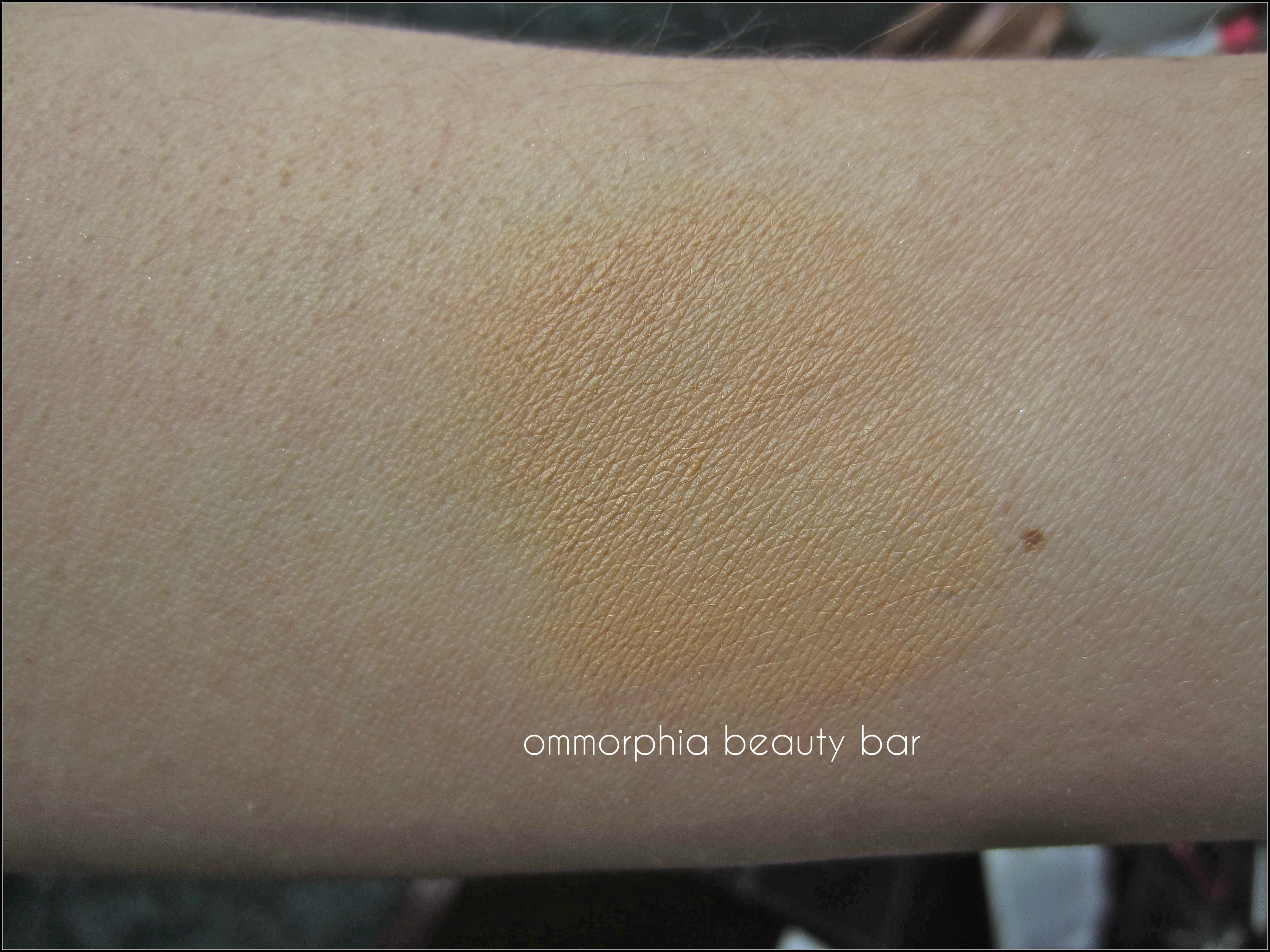 KORRES Antiageing Foundation swatch 3