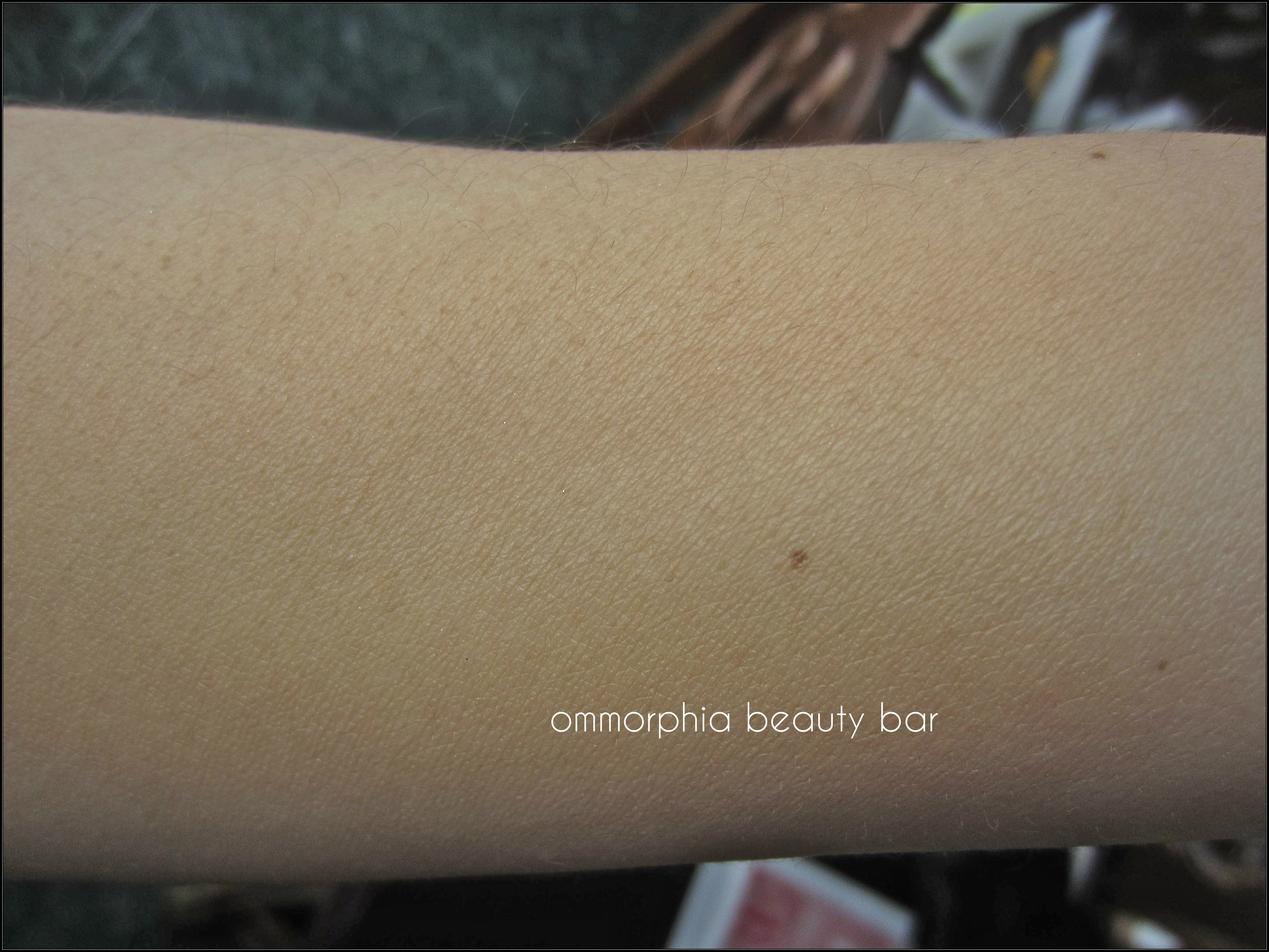 KORRES Antiageing Foundation swatch 4