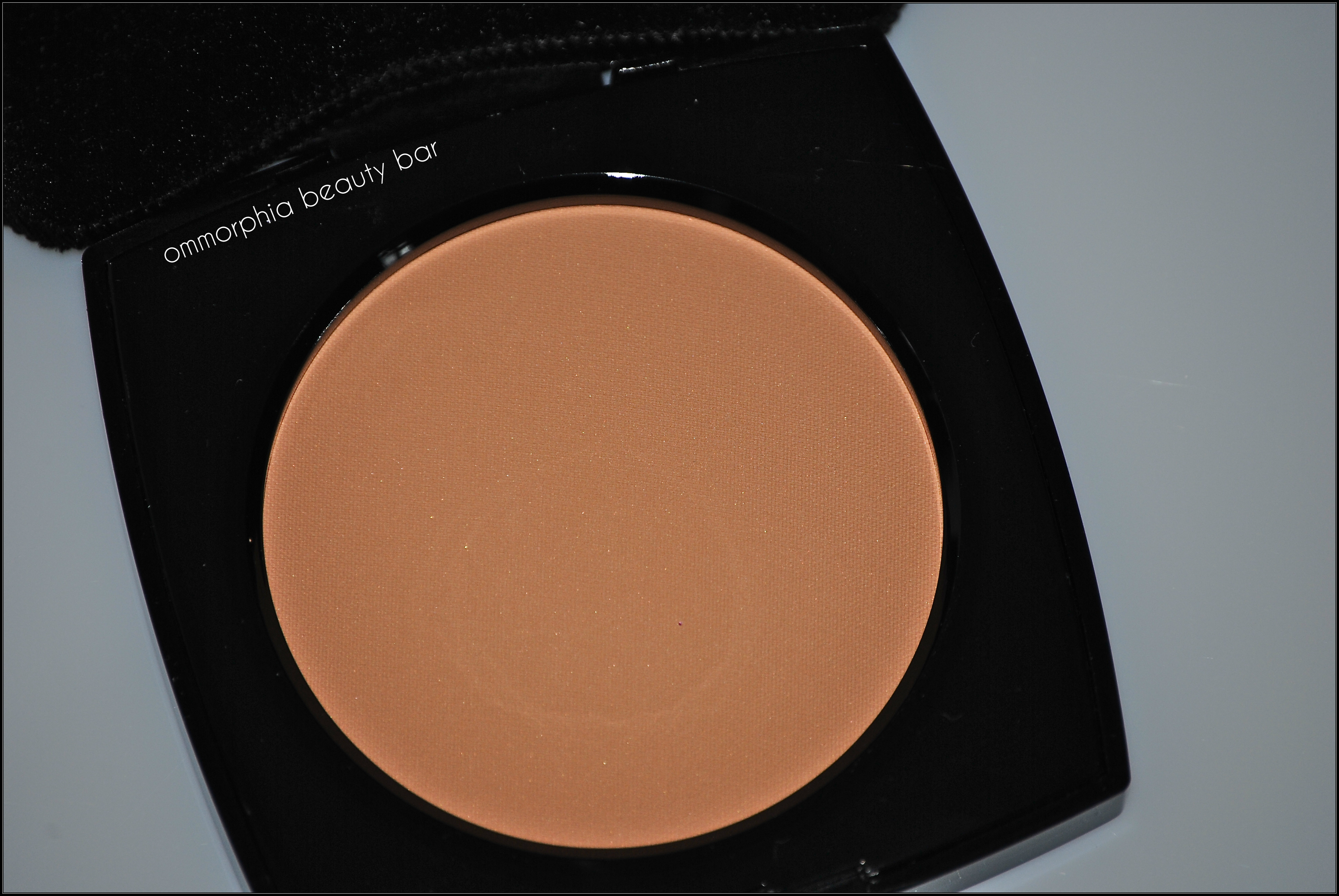 CHANEL Les Beiges #30 flash