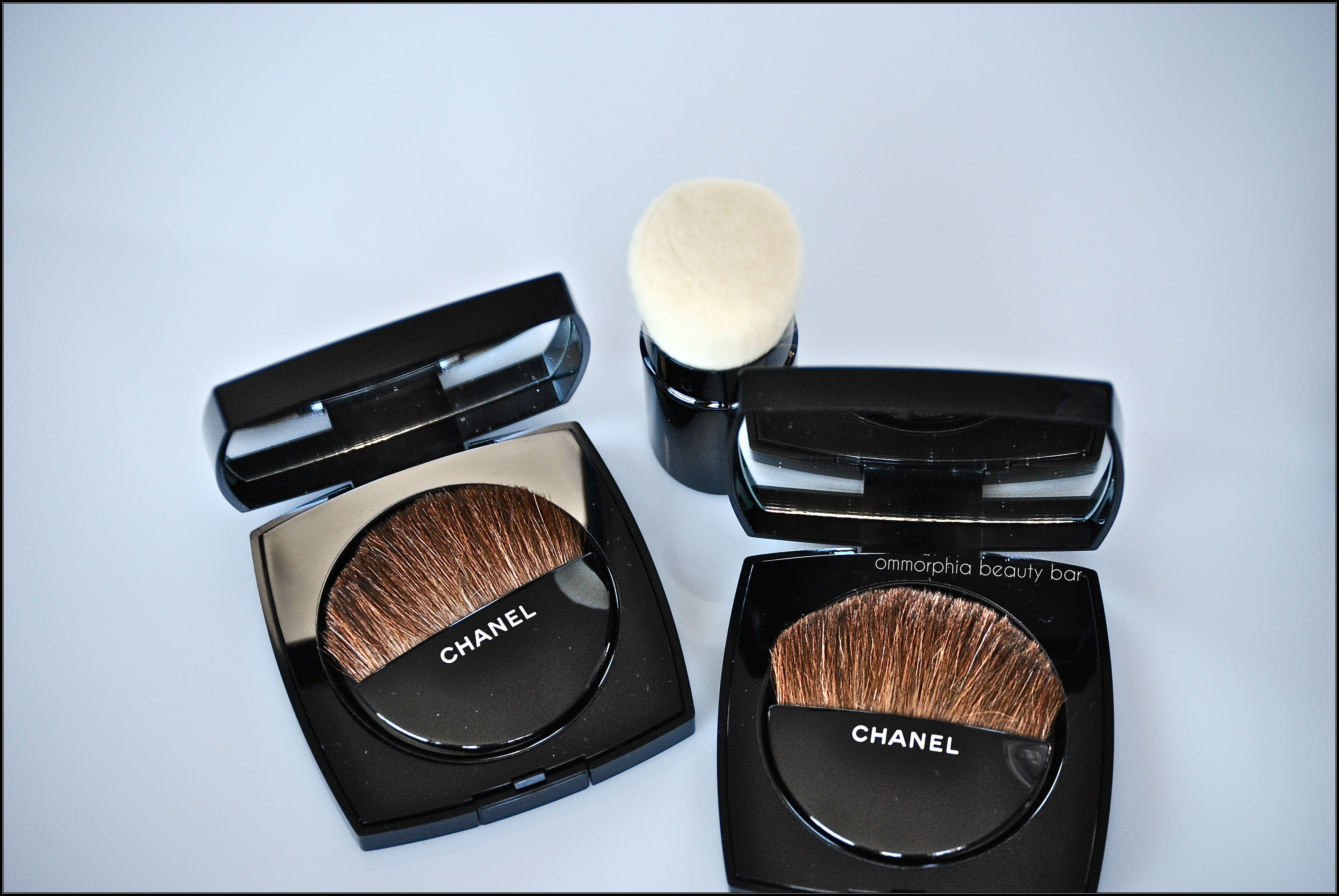 CHANEL Les Beiges open compact & brushes