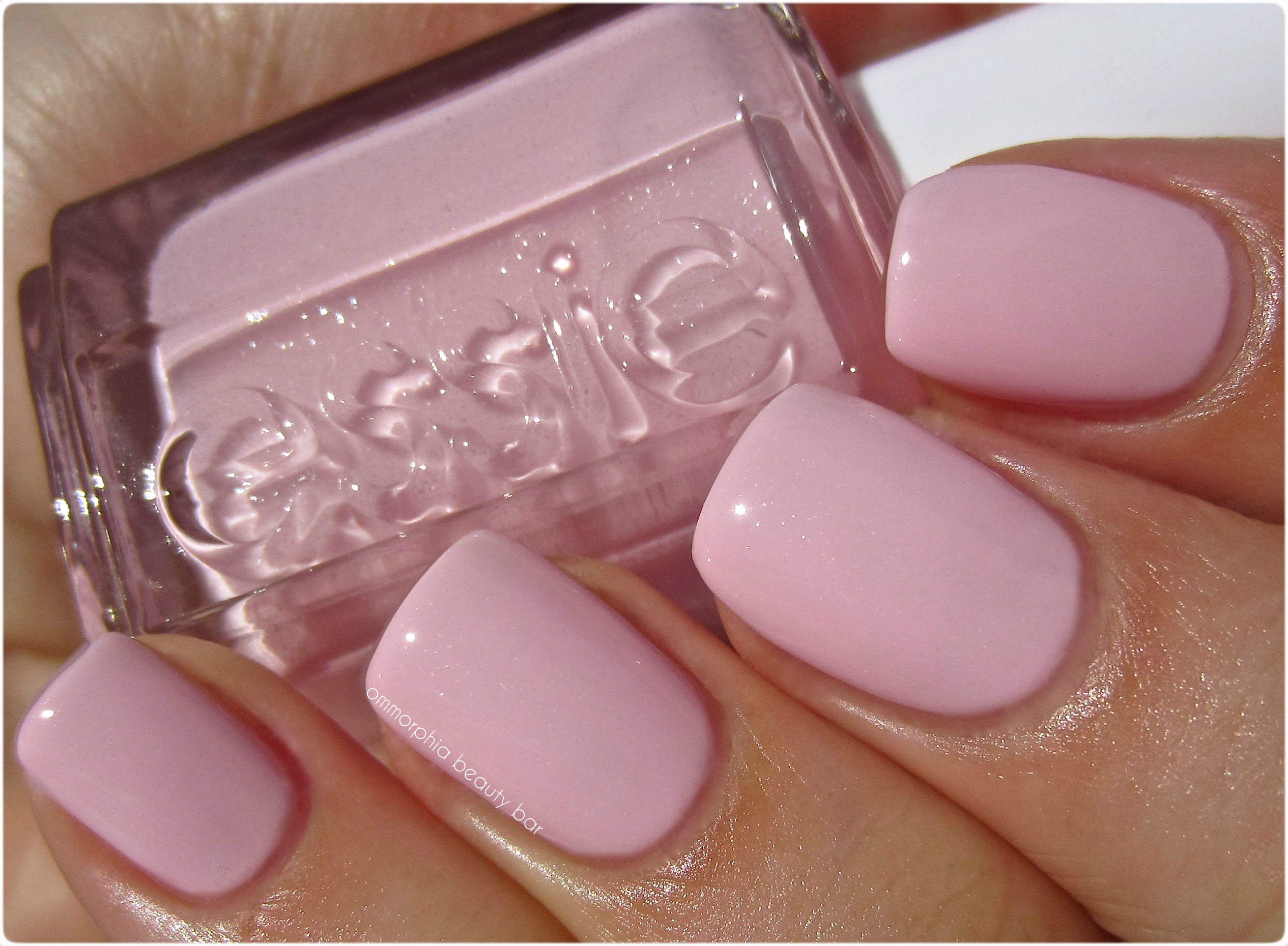 Essie No Baggage Please swatch