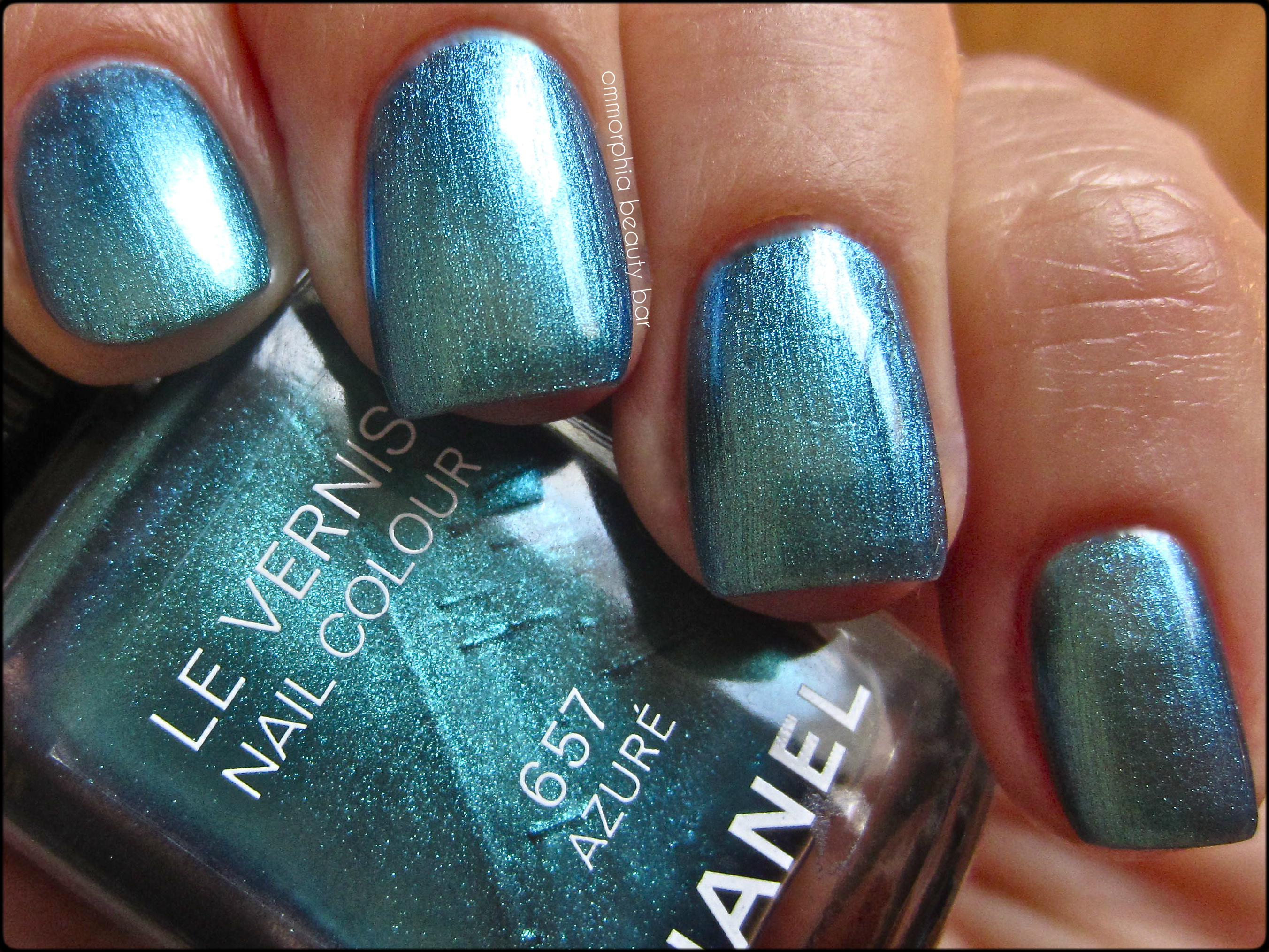 CHANEl Azuré swatch 3