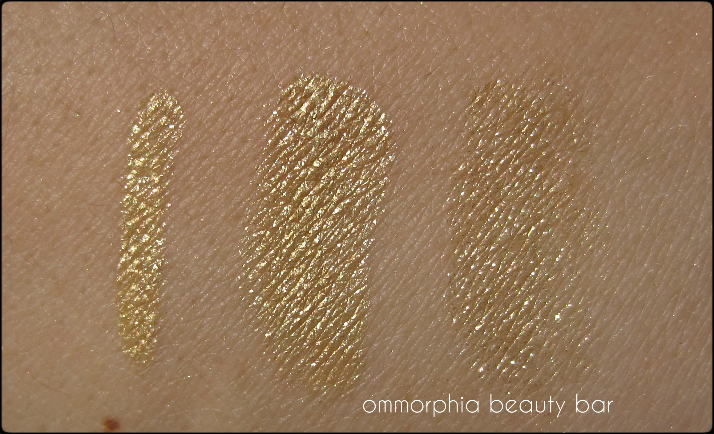 CHANEL Cool Gold swatch