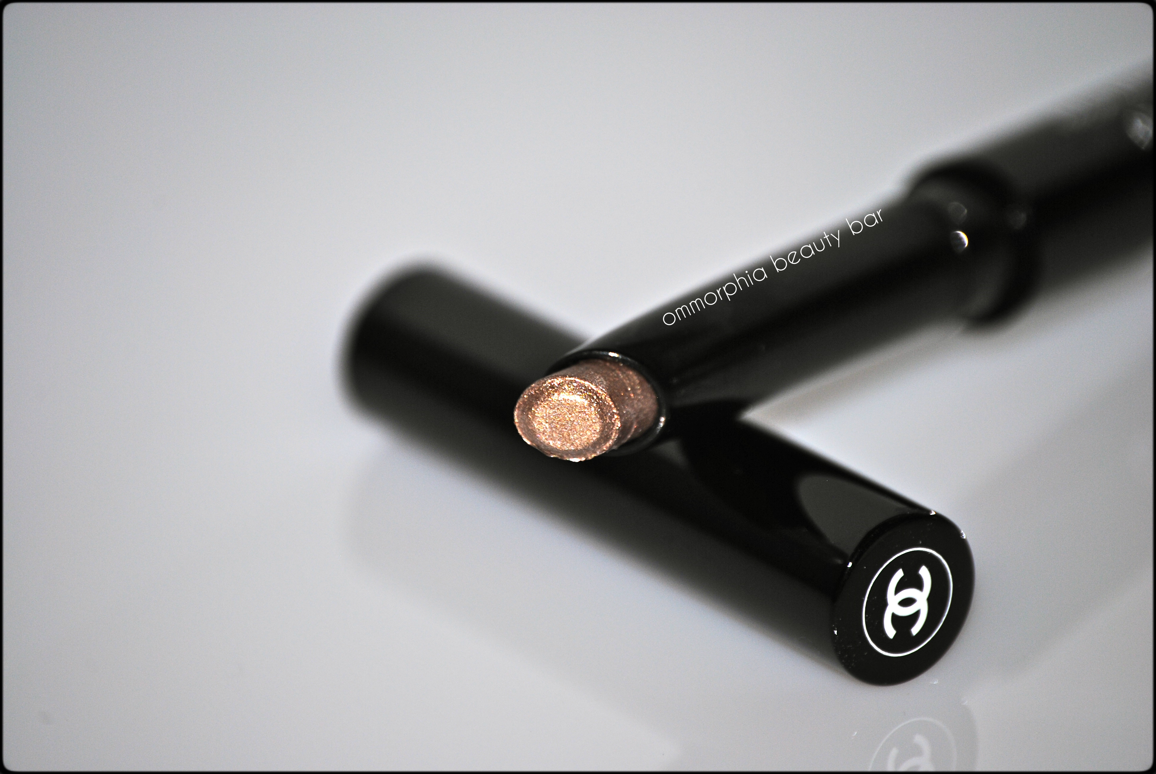 CHANEL Moon River macro