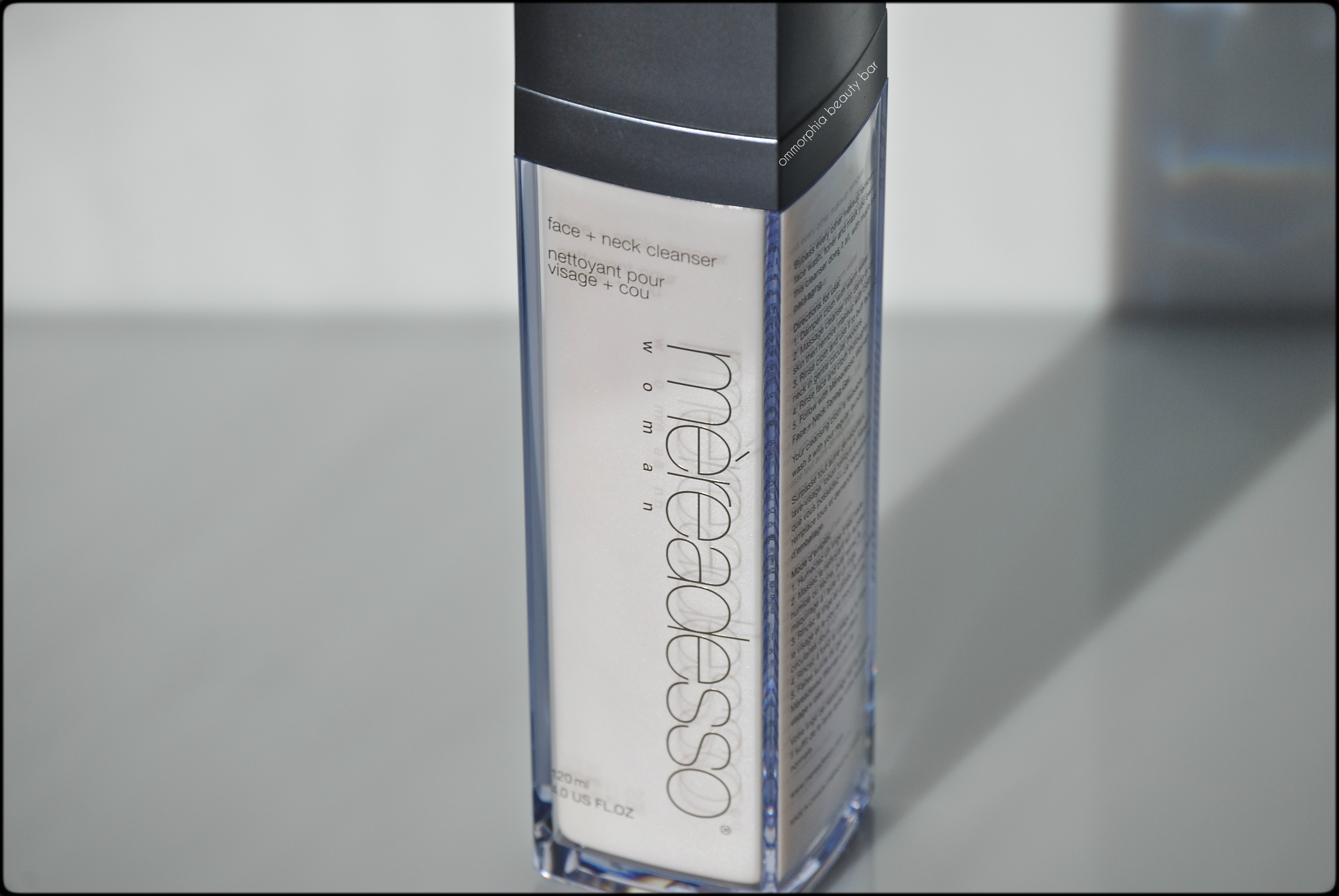 Mèreadesso Face + Neck Cleanser closer