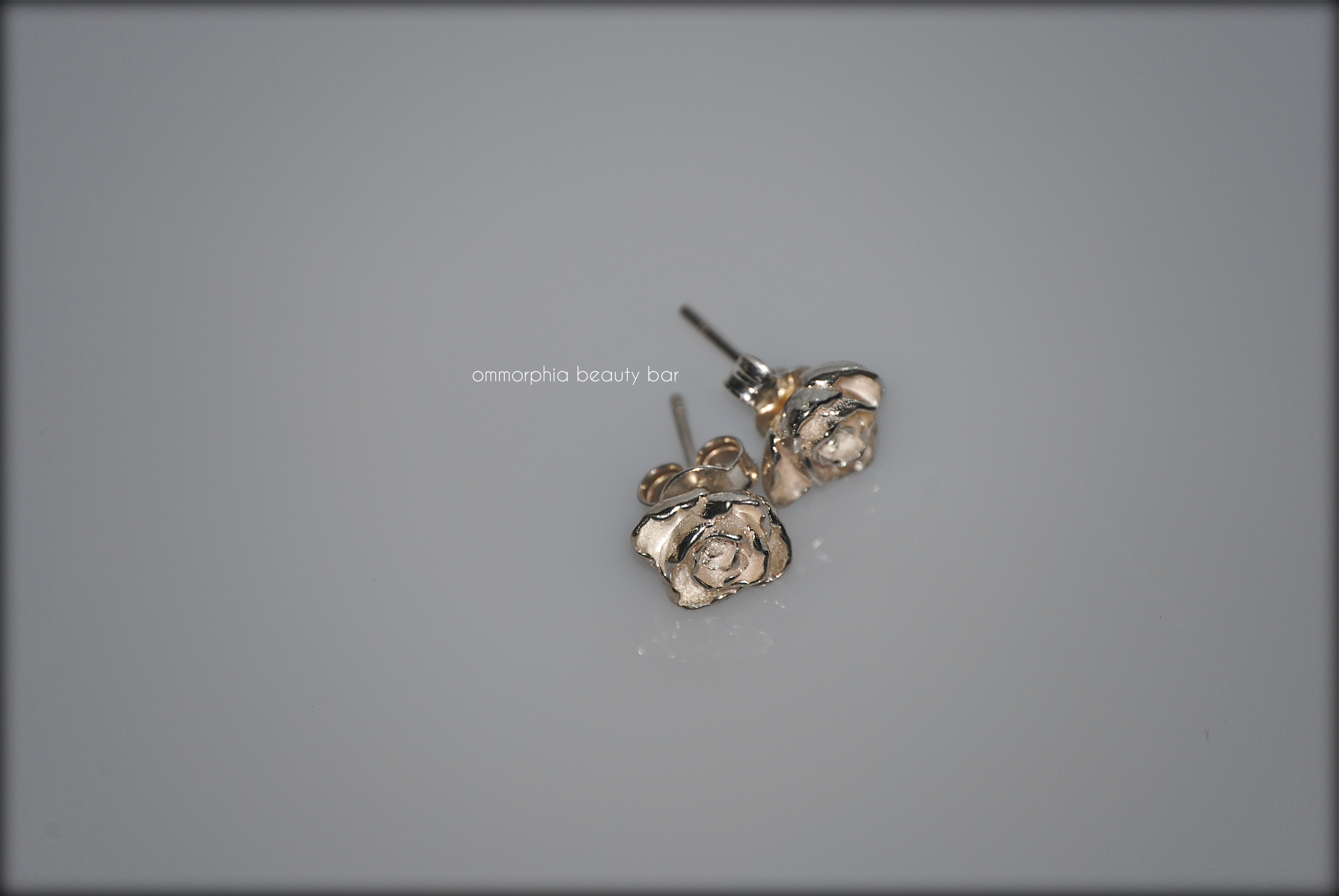 a-england roses earrings 2