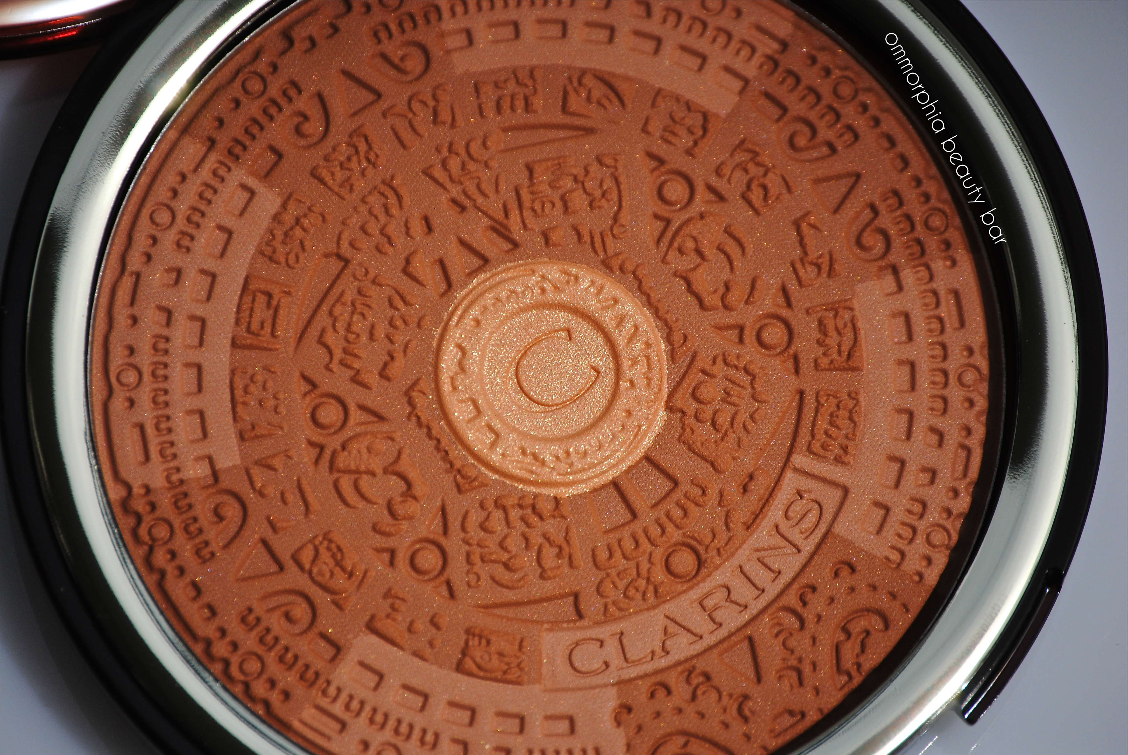 Clarins Splendours Bronzer natural light macro