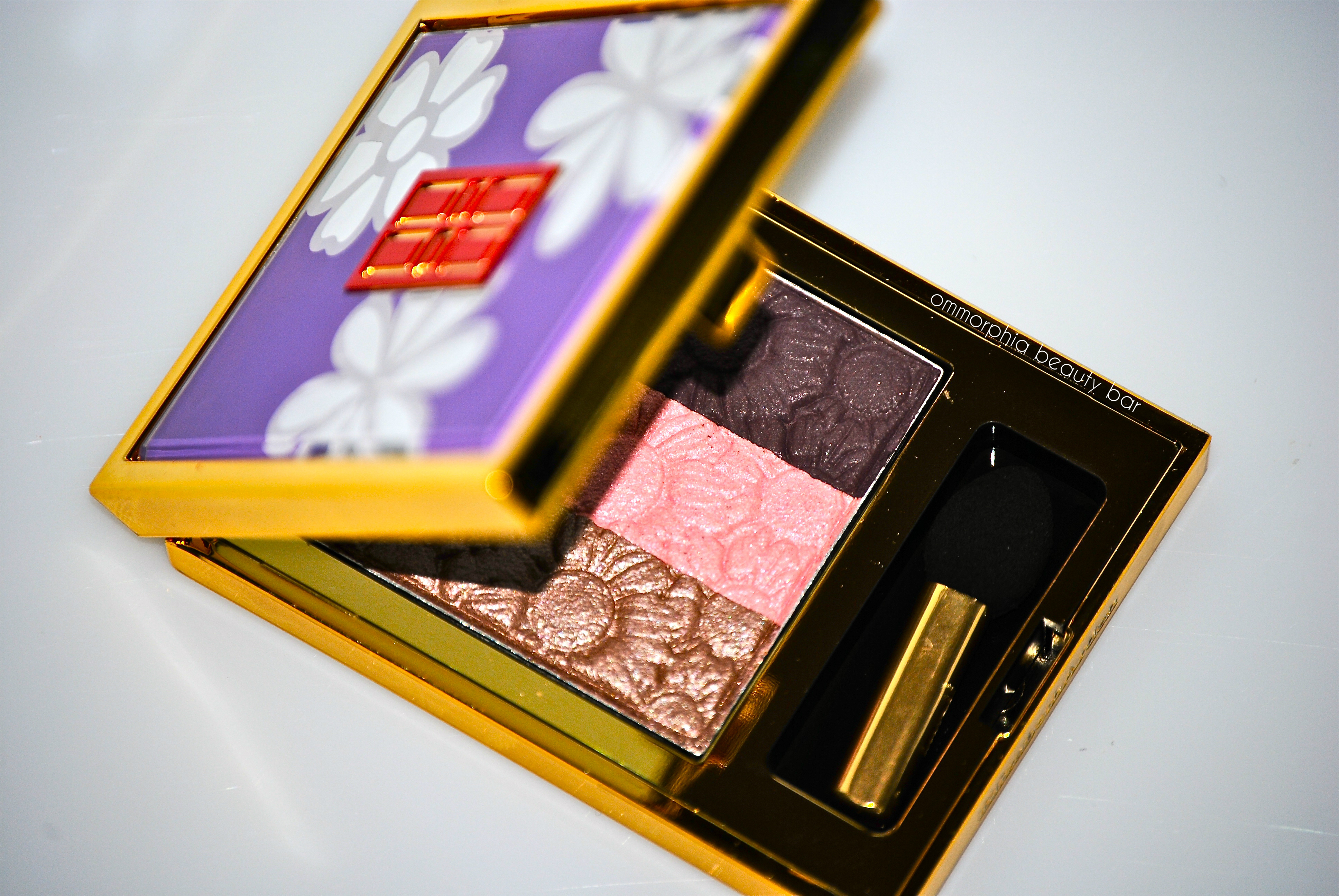EA Violet Bloom open