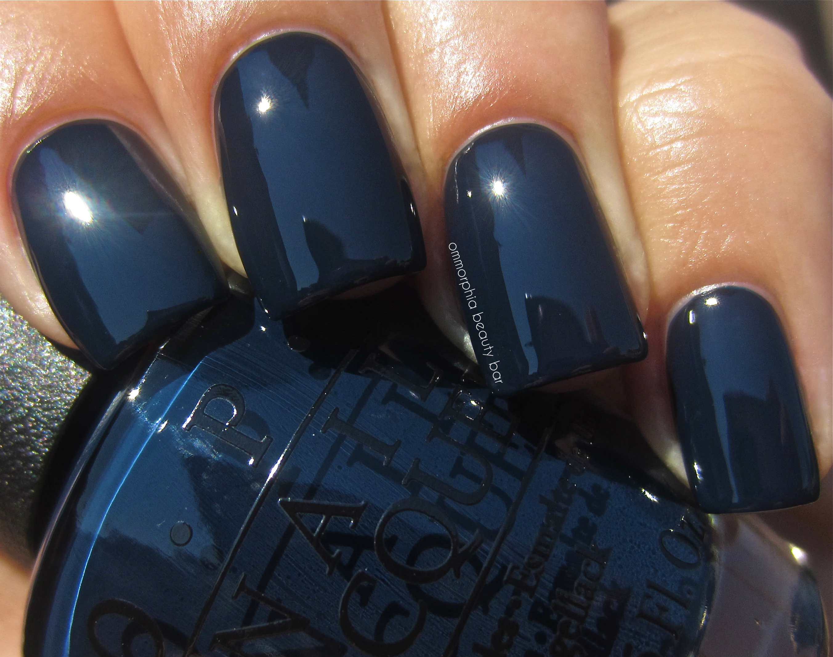 OPI Incognito In Sausalito swatch 2