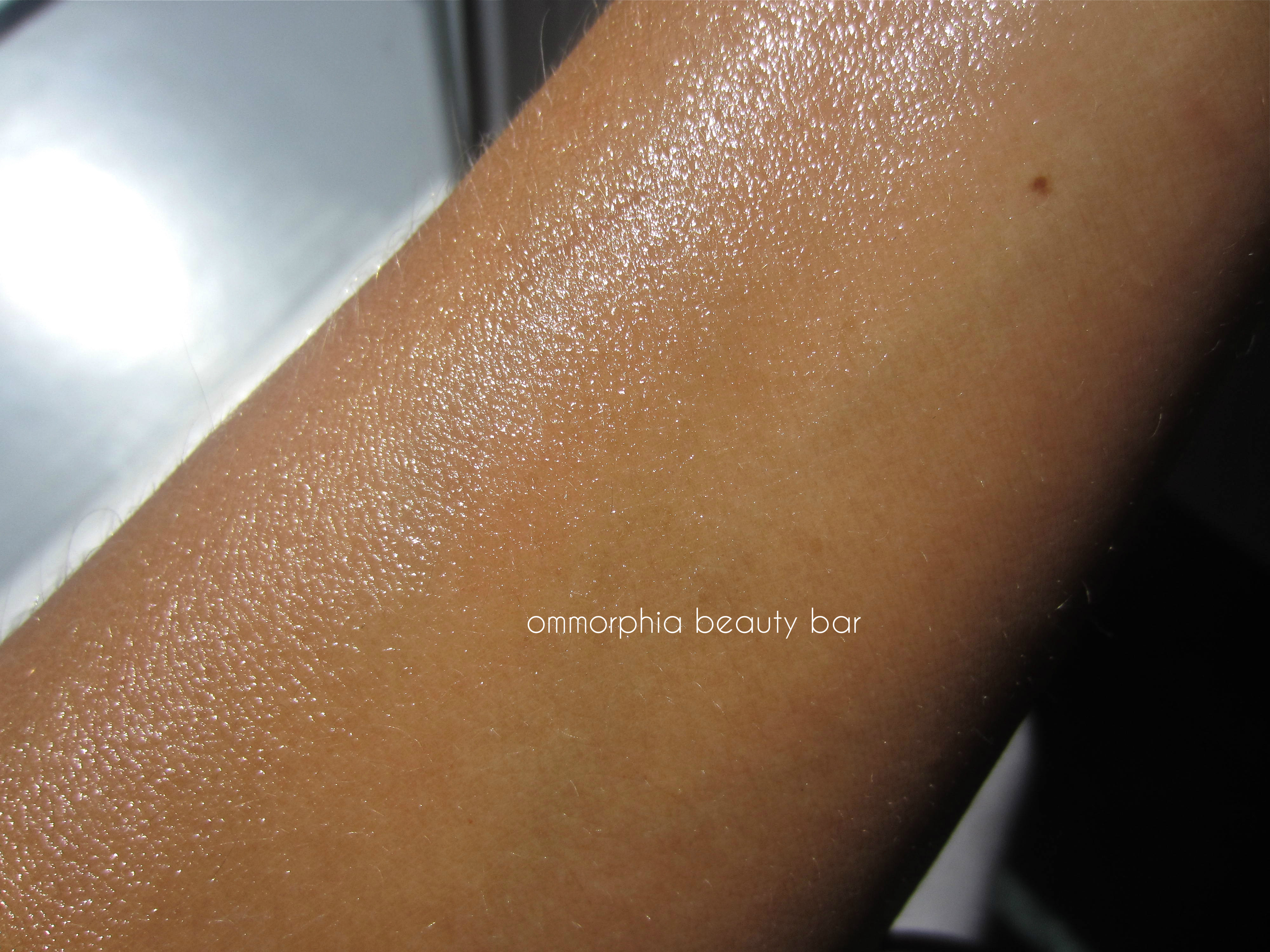 Moroccanoil Dry Body Oil swatch 2