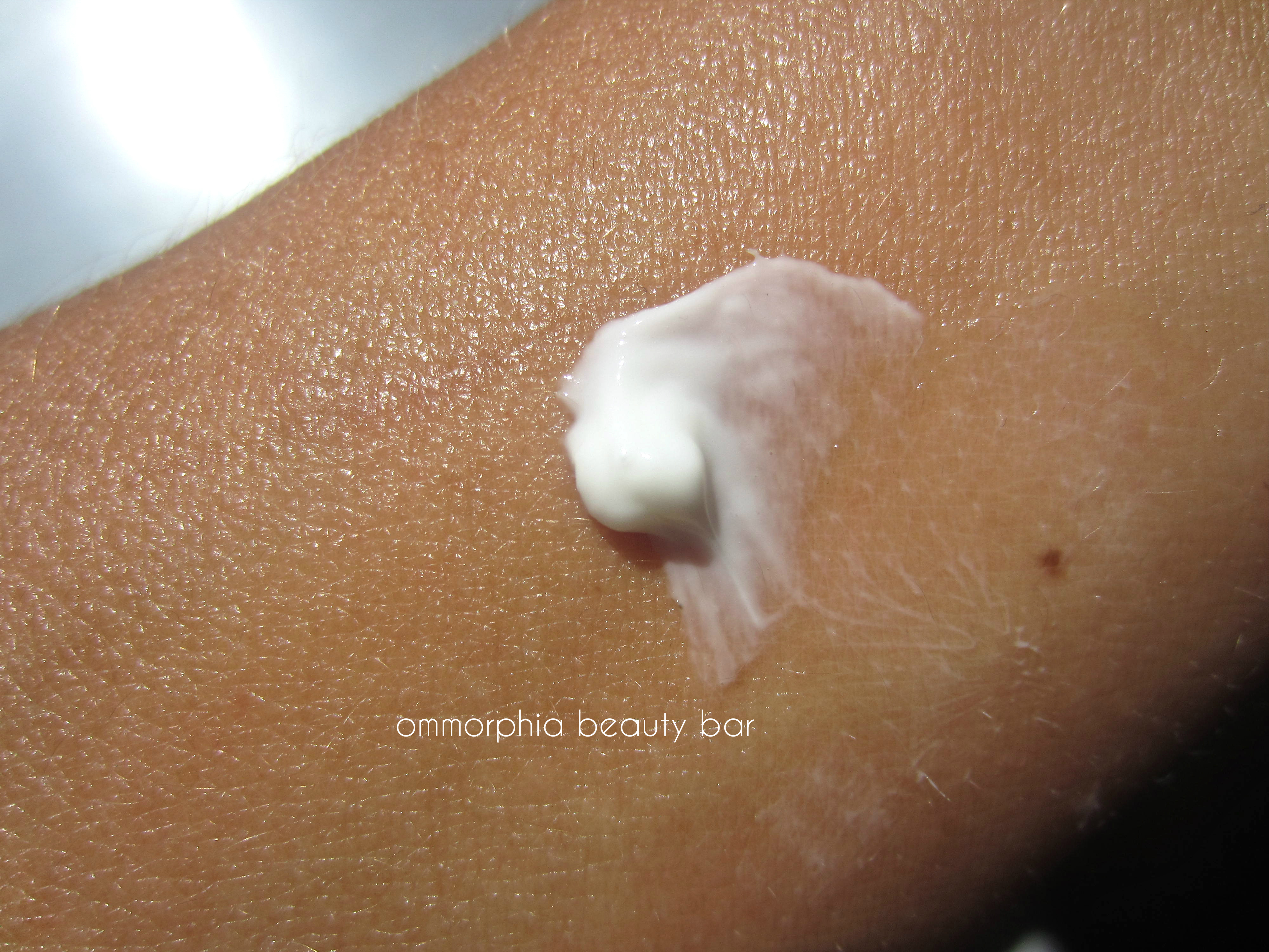 Moroccanoil Hand Cream swatch