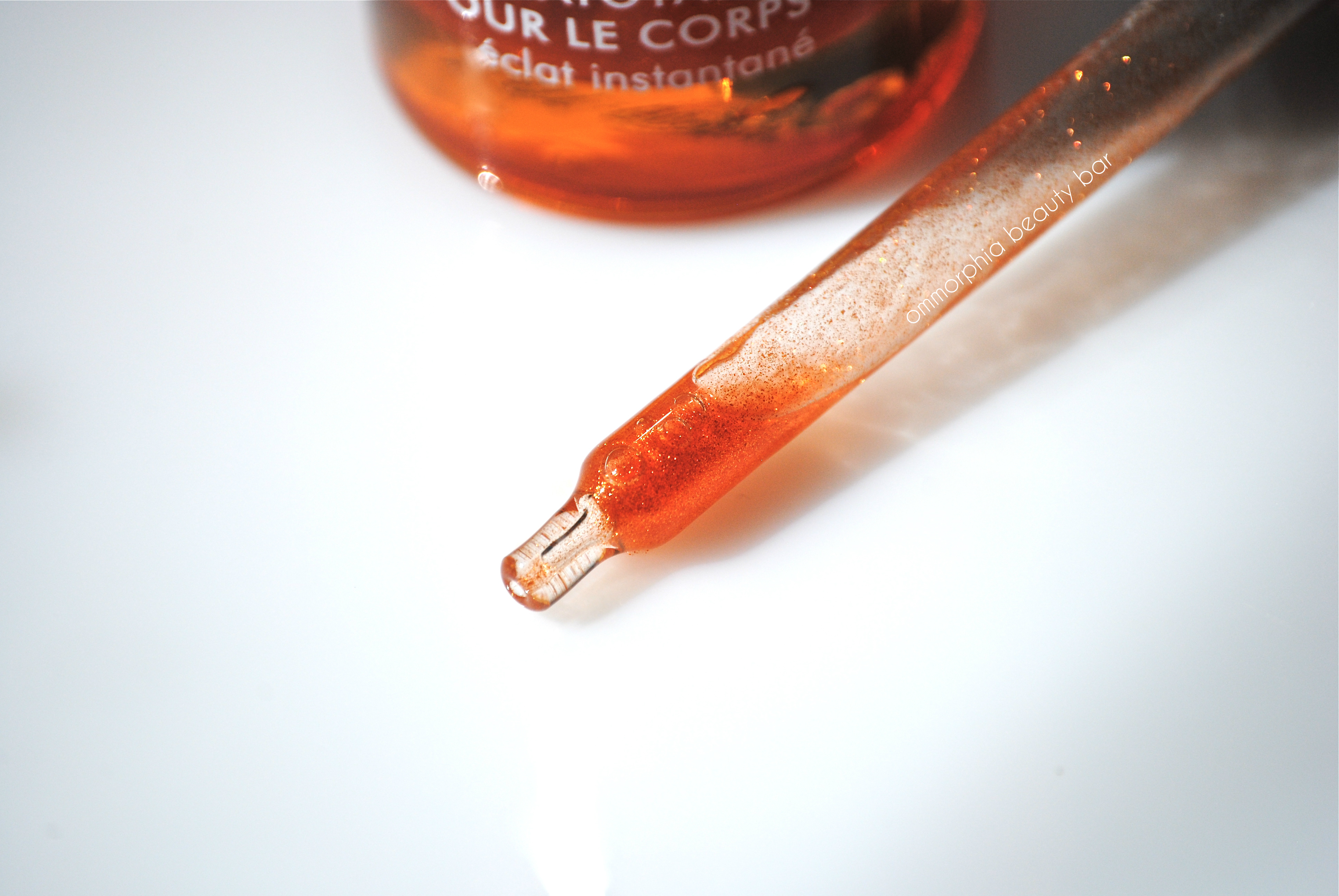 Moroccanoil Shimmering Body Oil dropper