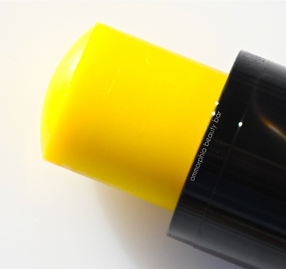 Maybellin Baby Lips Fierce N Tangy macro