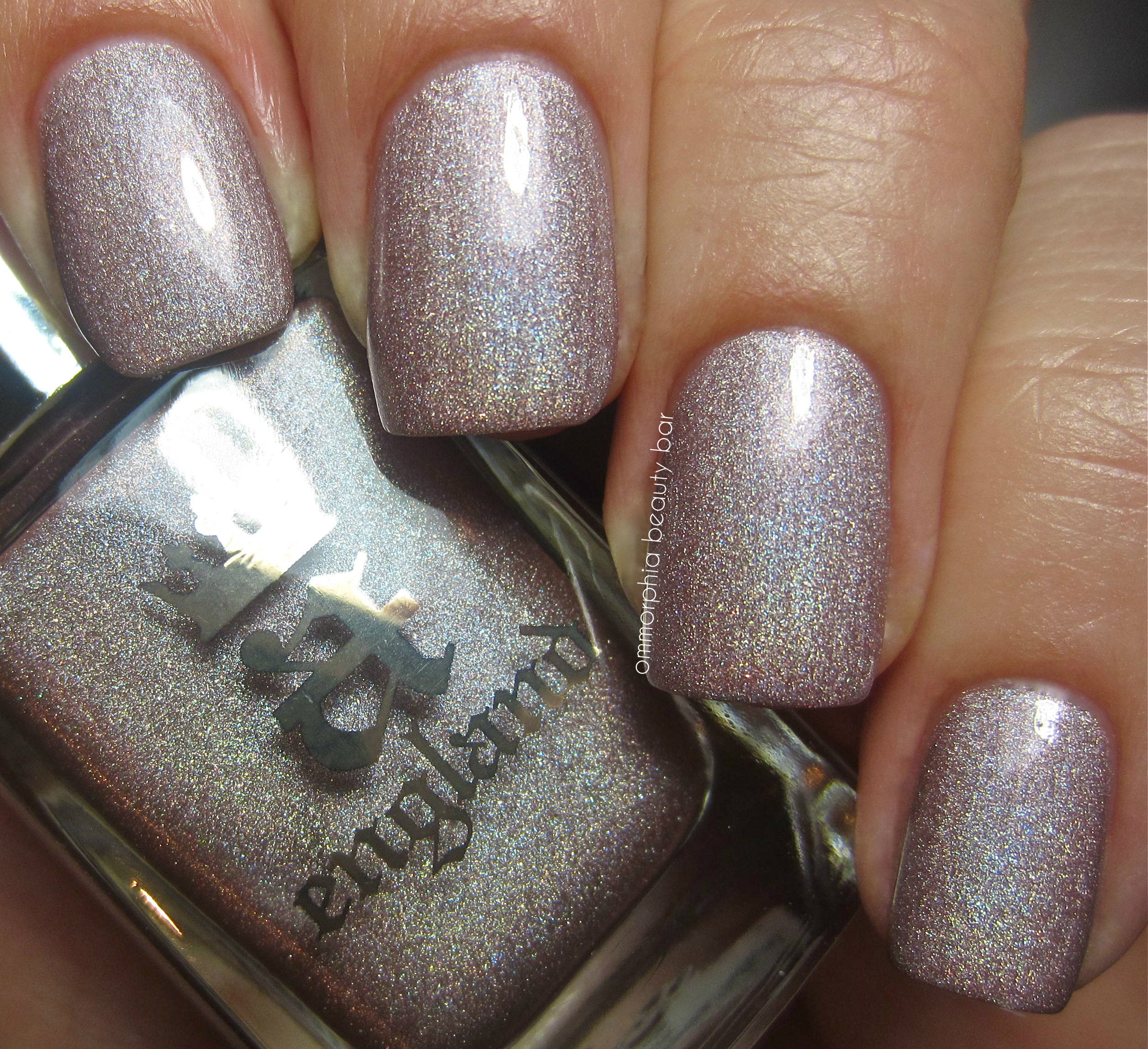 a-england Her Rose Adagio swatch 2