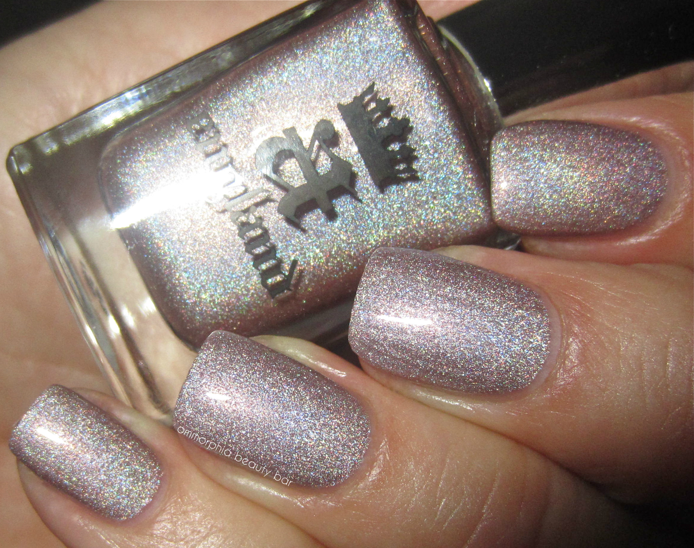 a-england Her Rose Adagio swatch flash