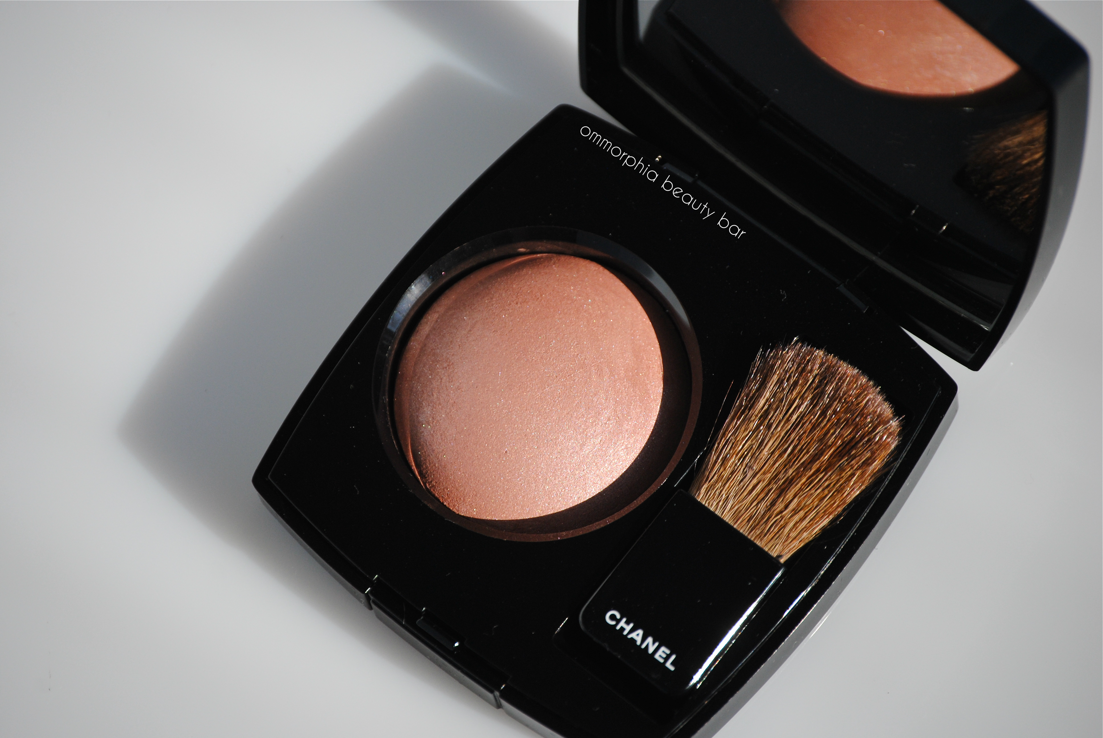 CHANEl Accent blush