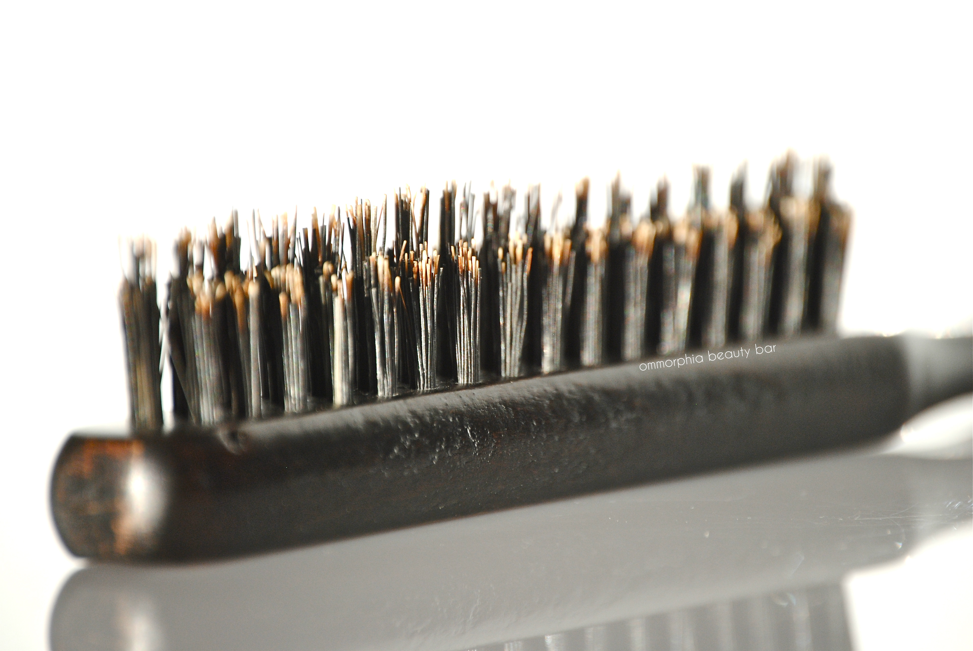 Moroccanoil Teasing Brush bristles 2