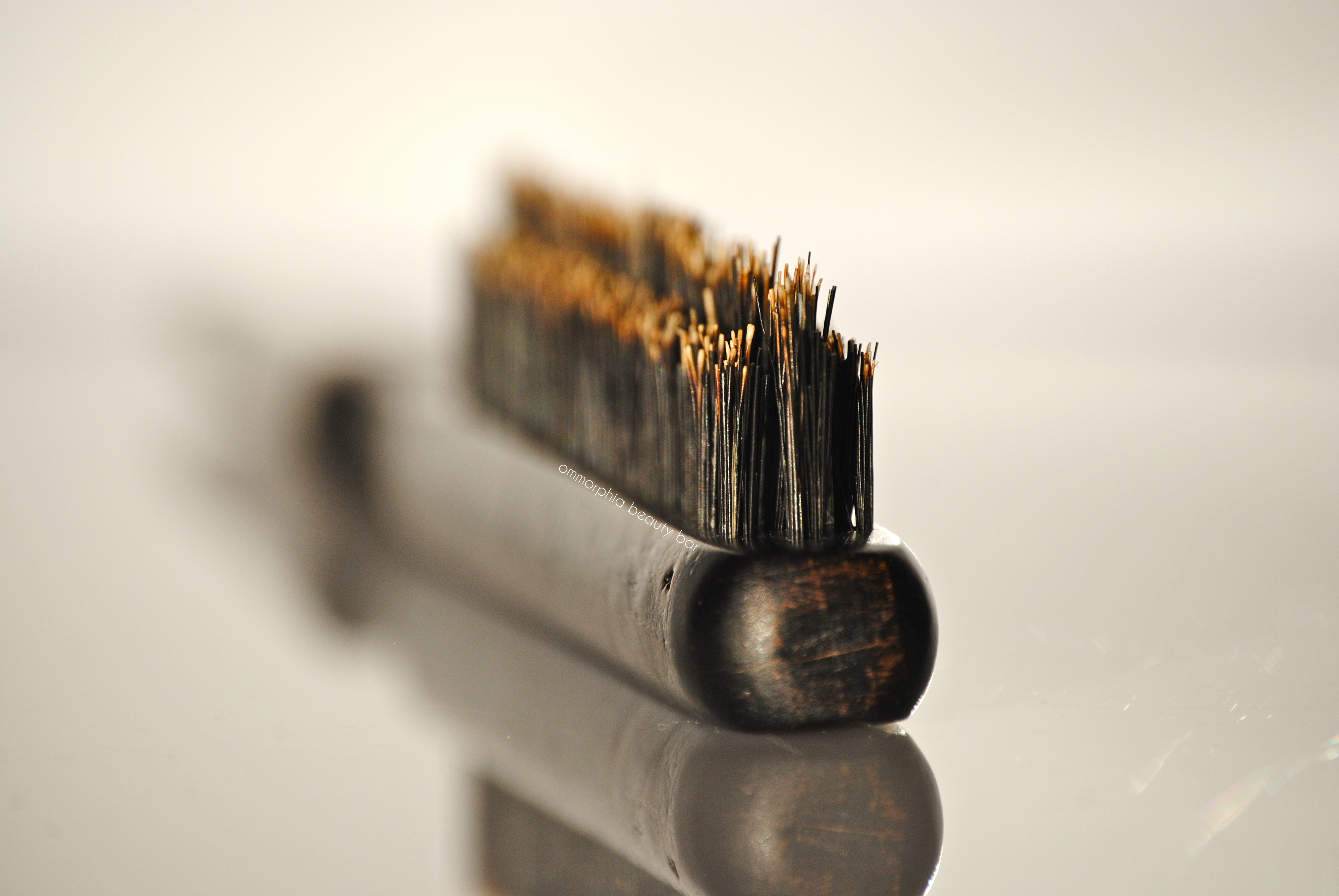 Moroccanoil Teasing Brush bristles 3