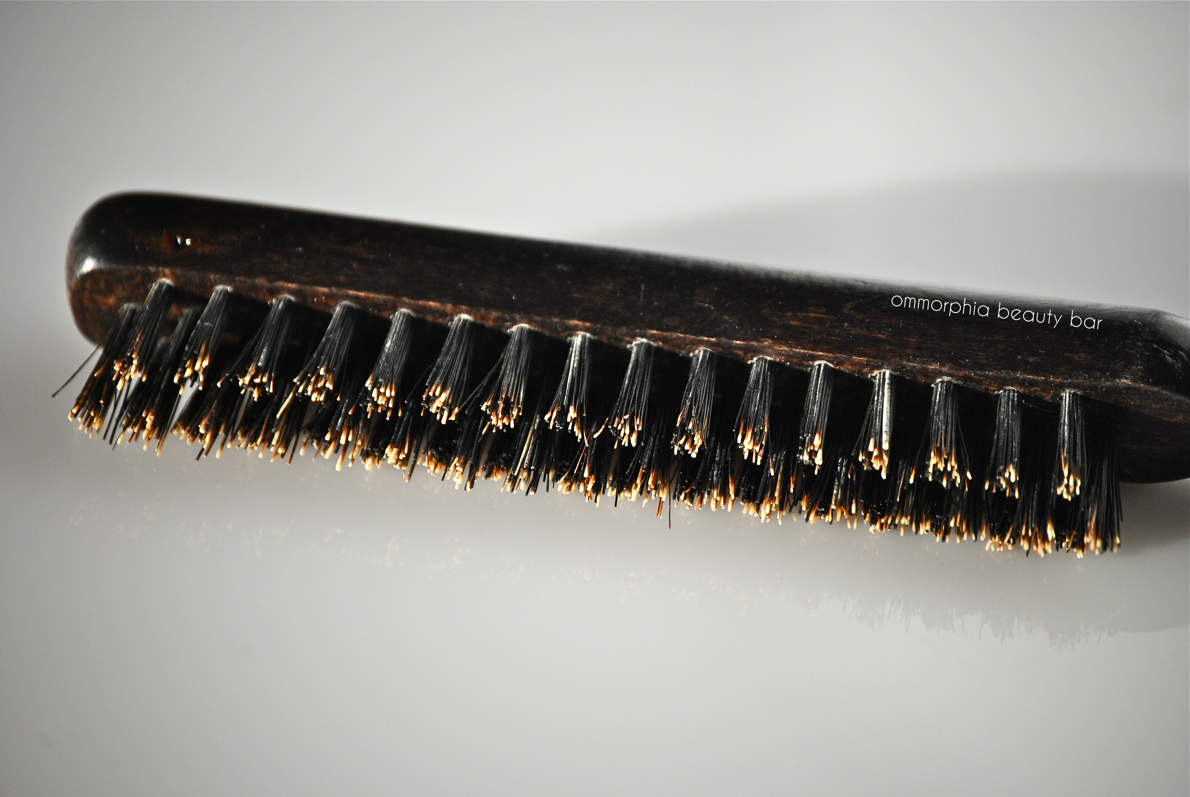 Moroccanoil Teasing Brush bristles