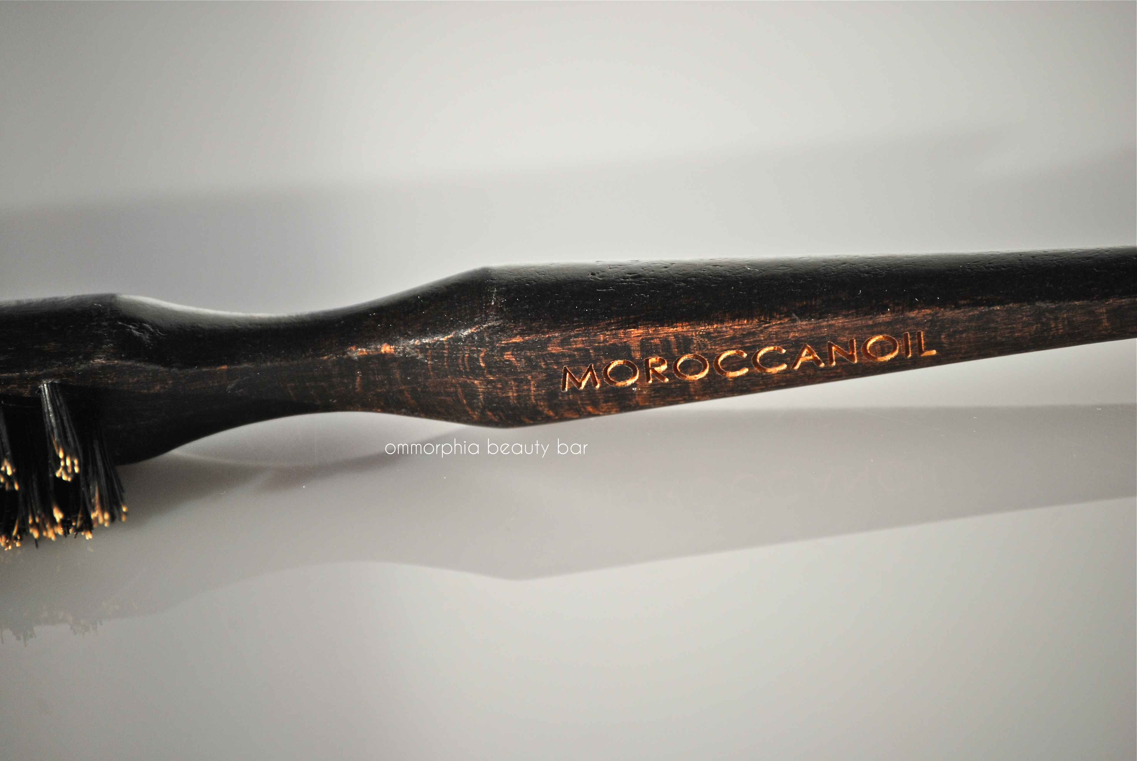 Moroccanoil Teasing Brush handle