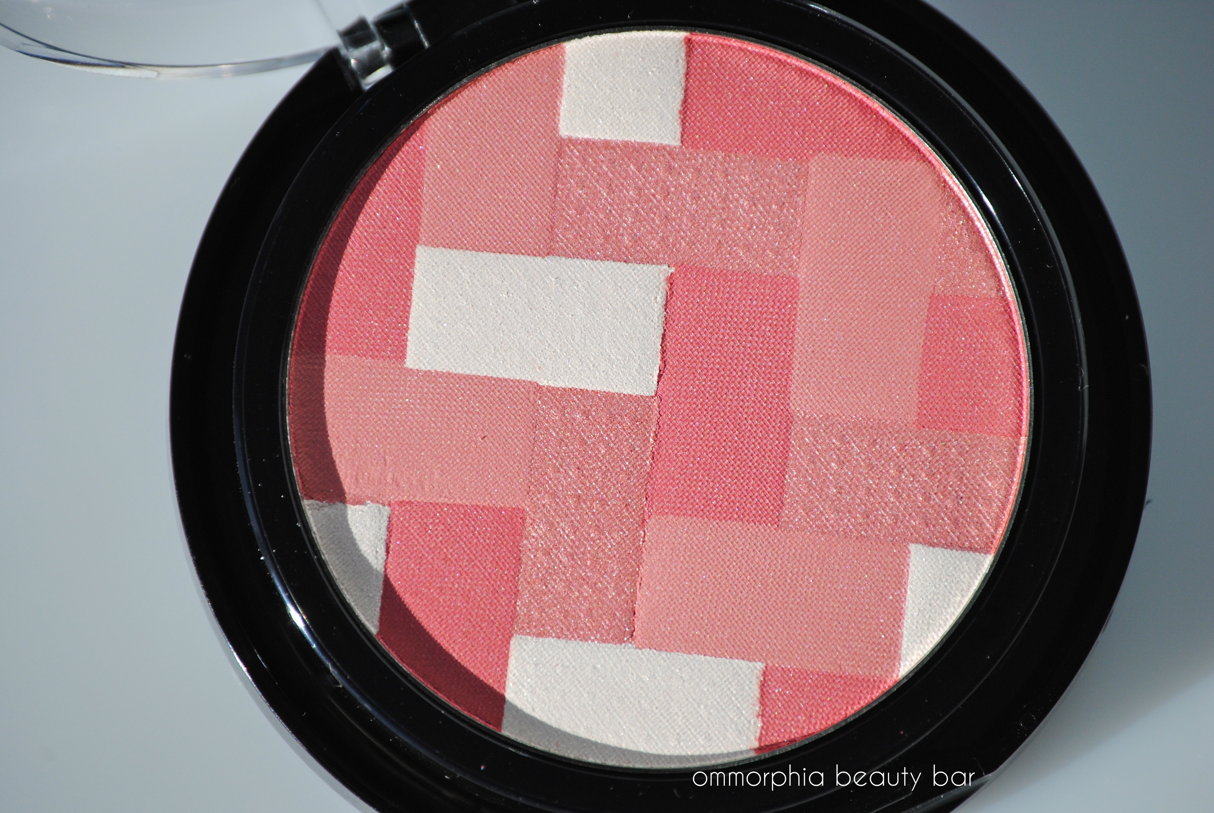 Maybelline Pink Rose Hi-Lighting Blush macro