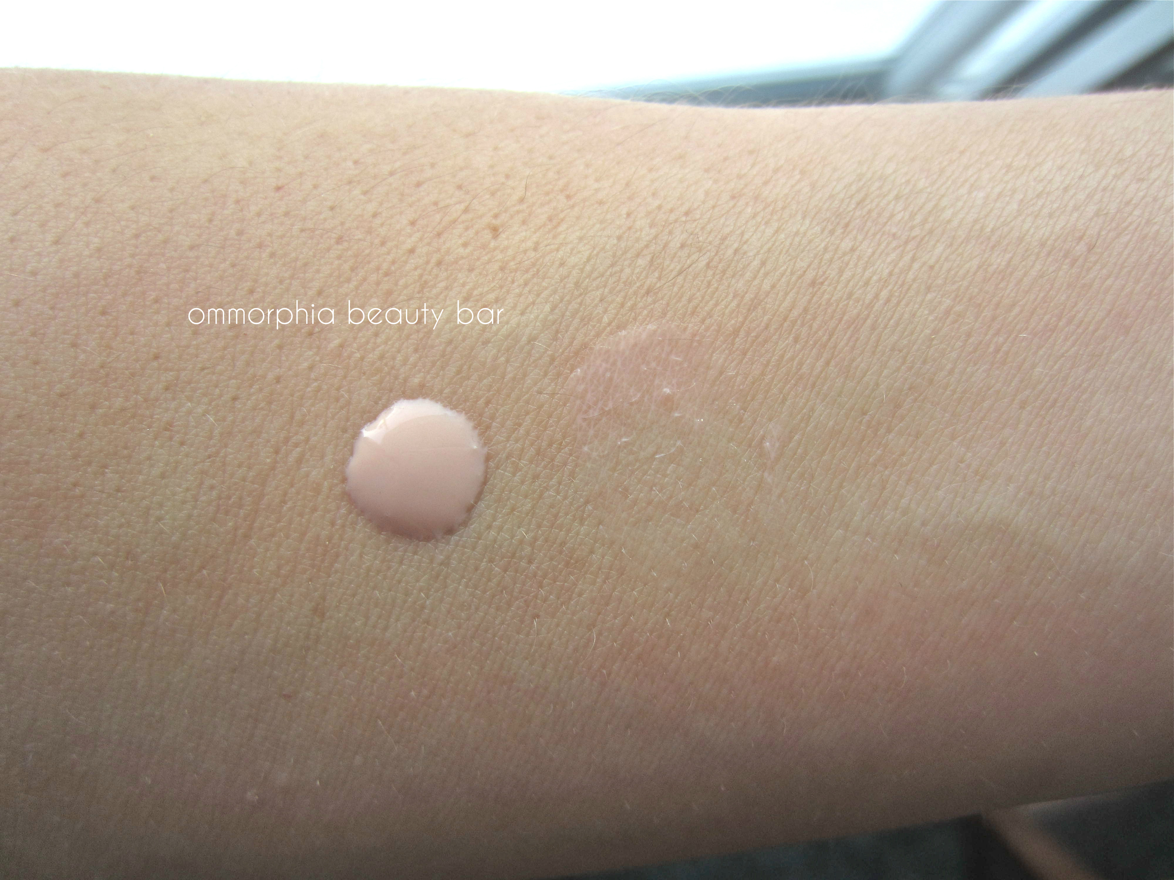 Dior Dream Skin swatch
