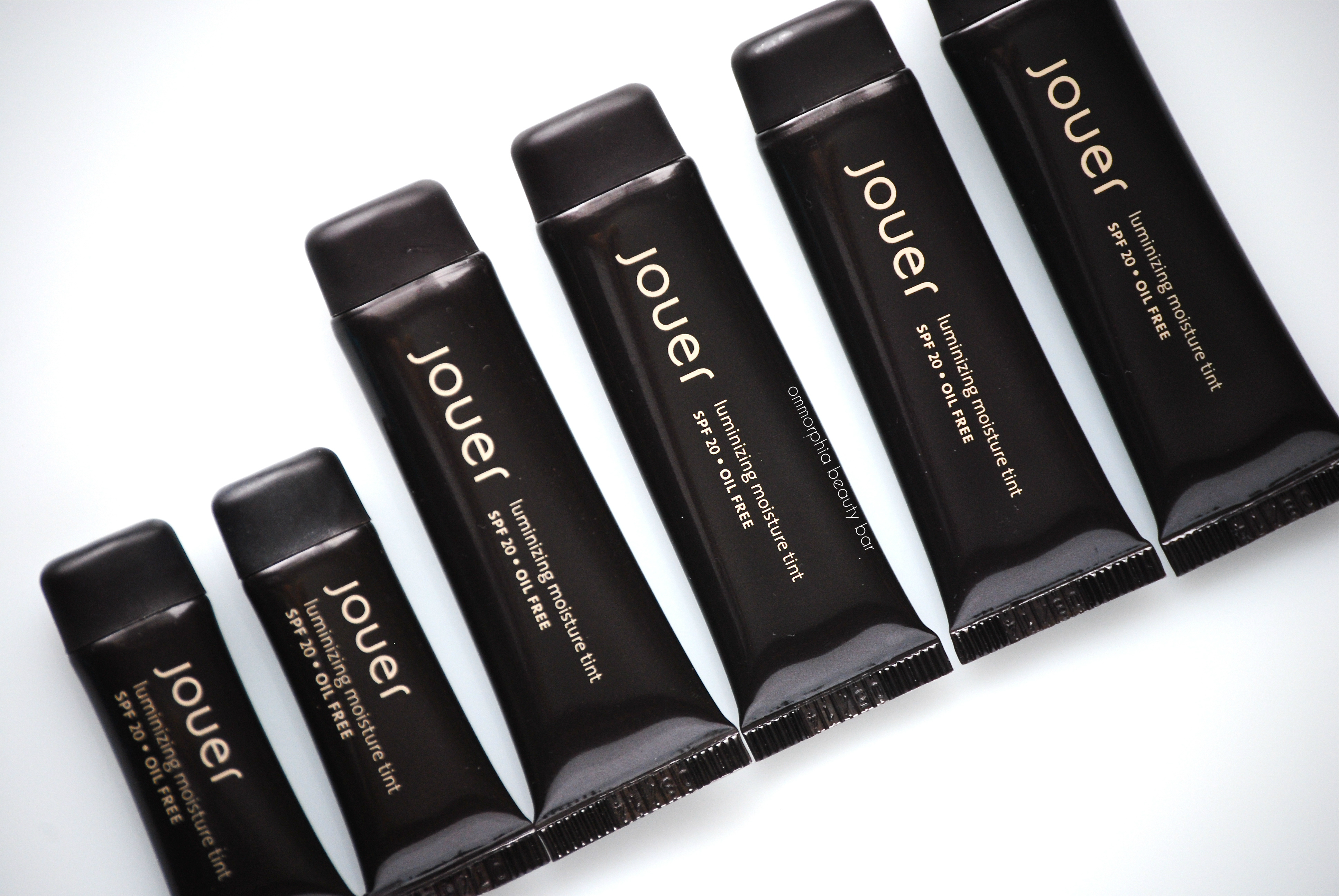 Jouer Luminizing Moisture Tint