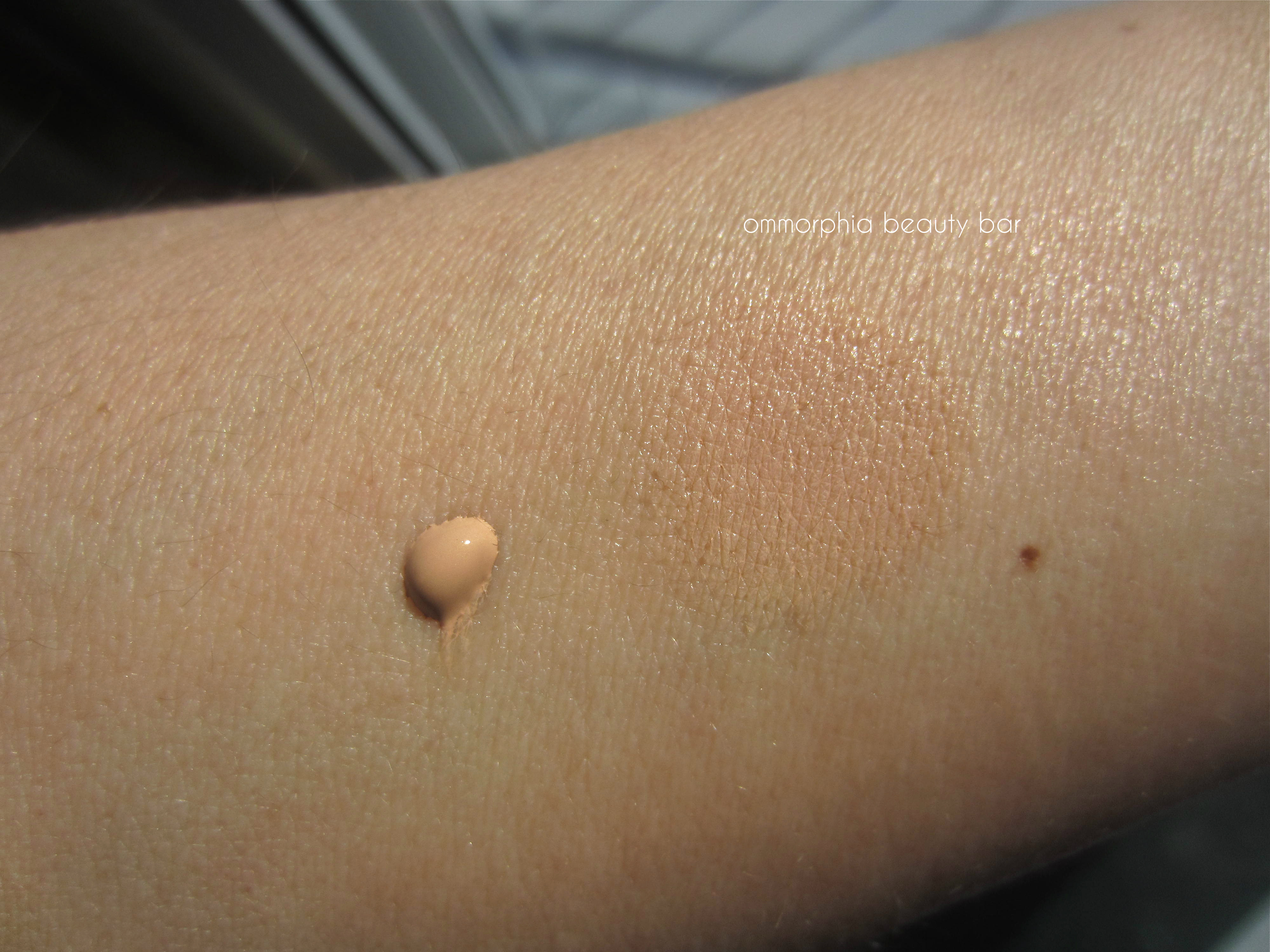 GA Luminessence CC swatch