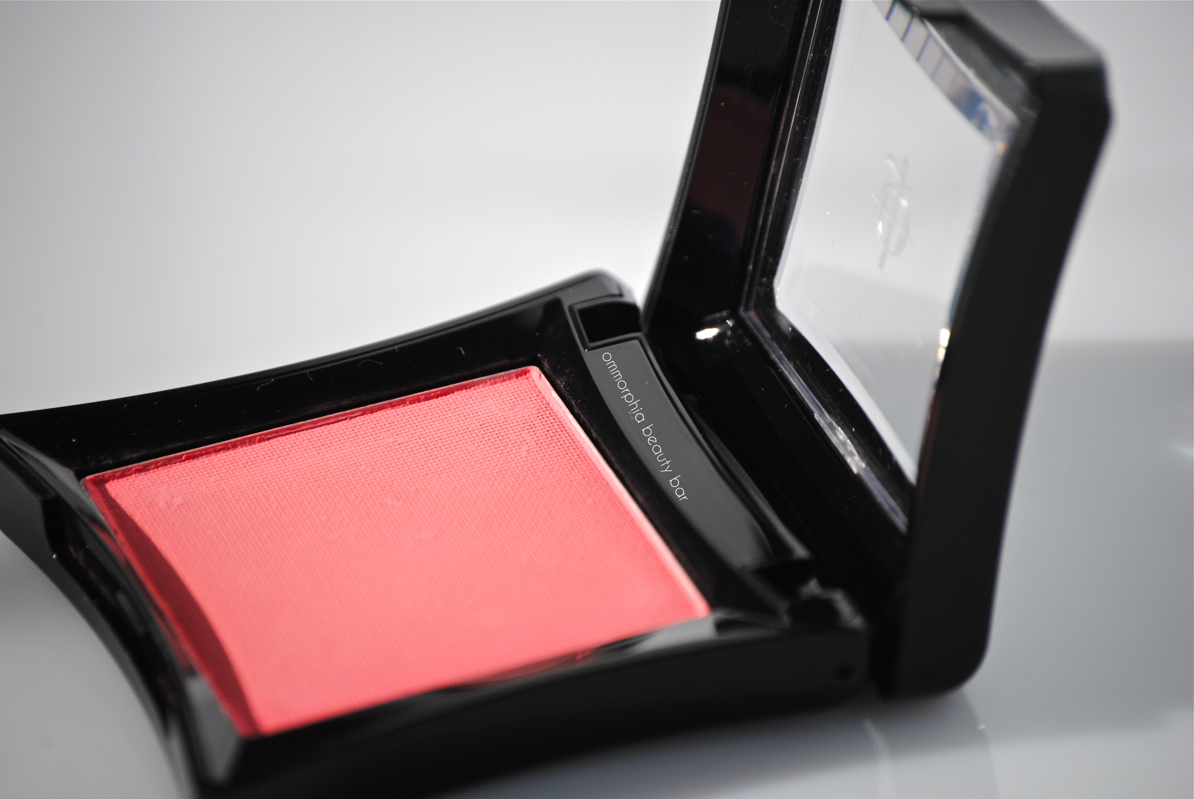 Illamasqua Hussy 2