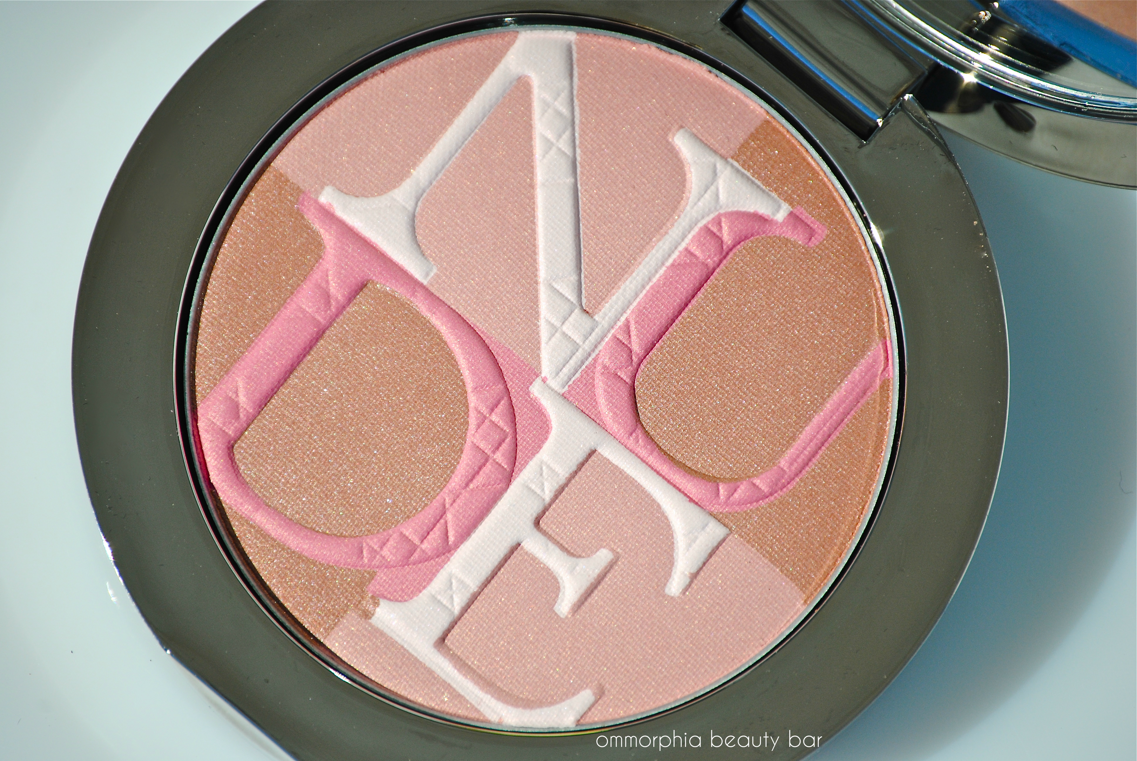 Diorskin Nude Shimmer 01 Pink macro