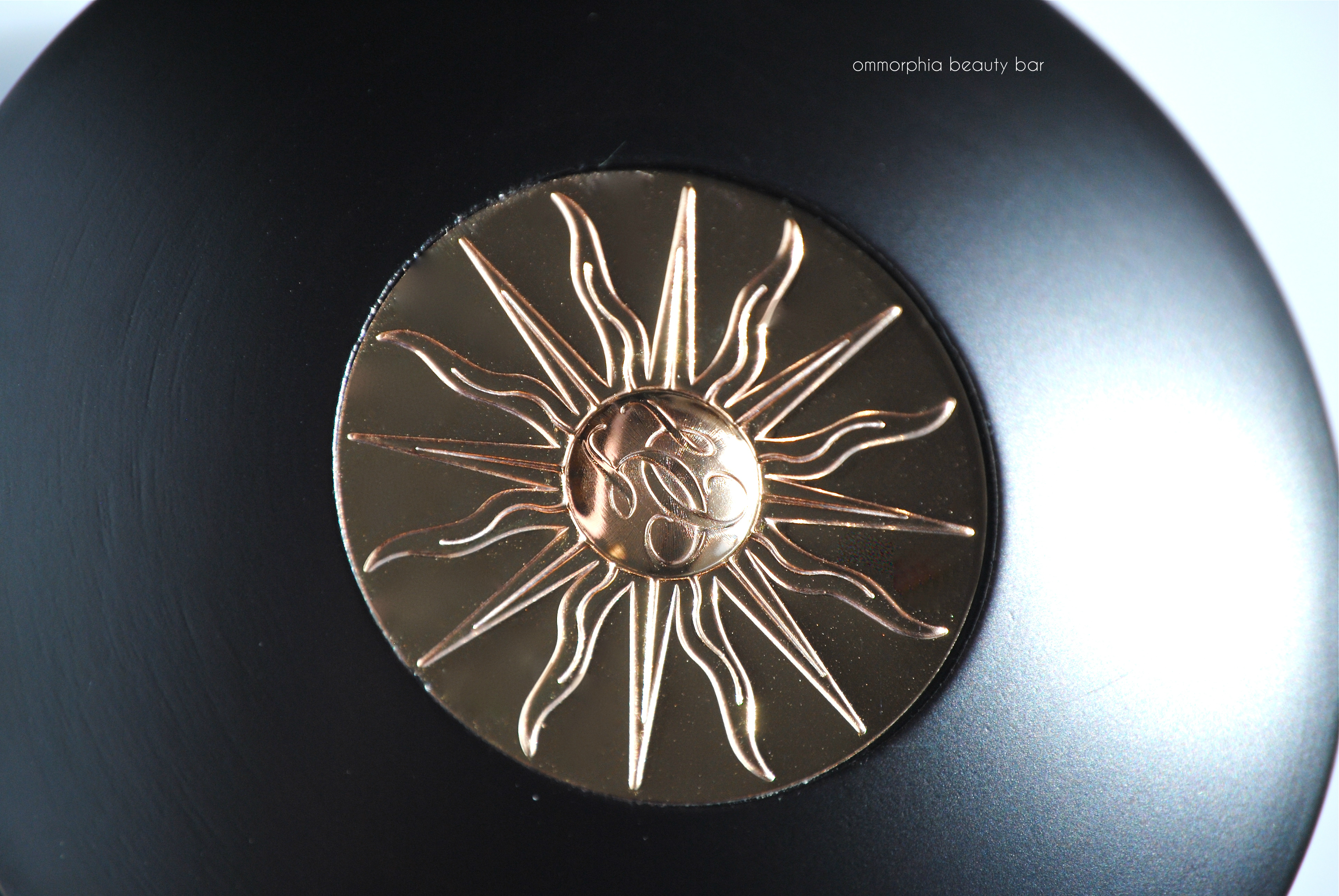 Guerlain Terracotta Sun Celebration compact emblem