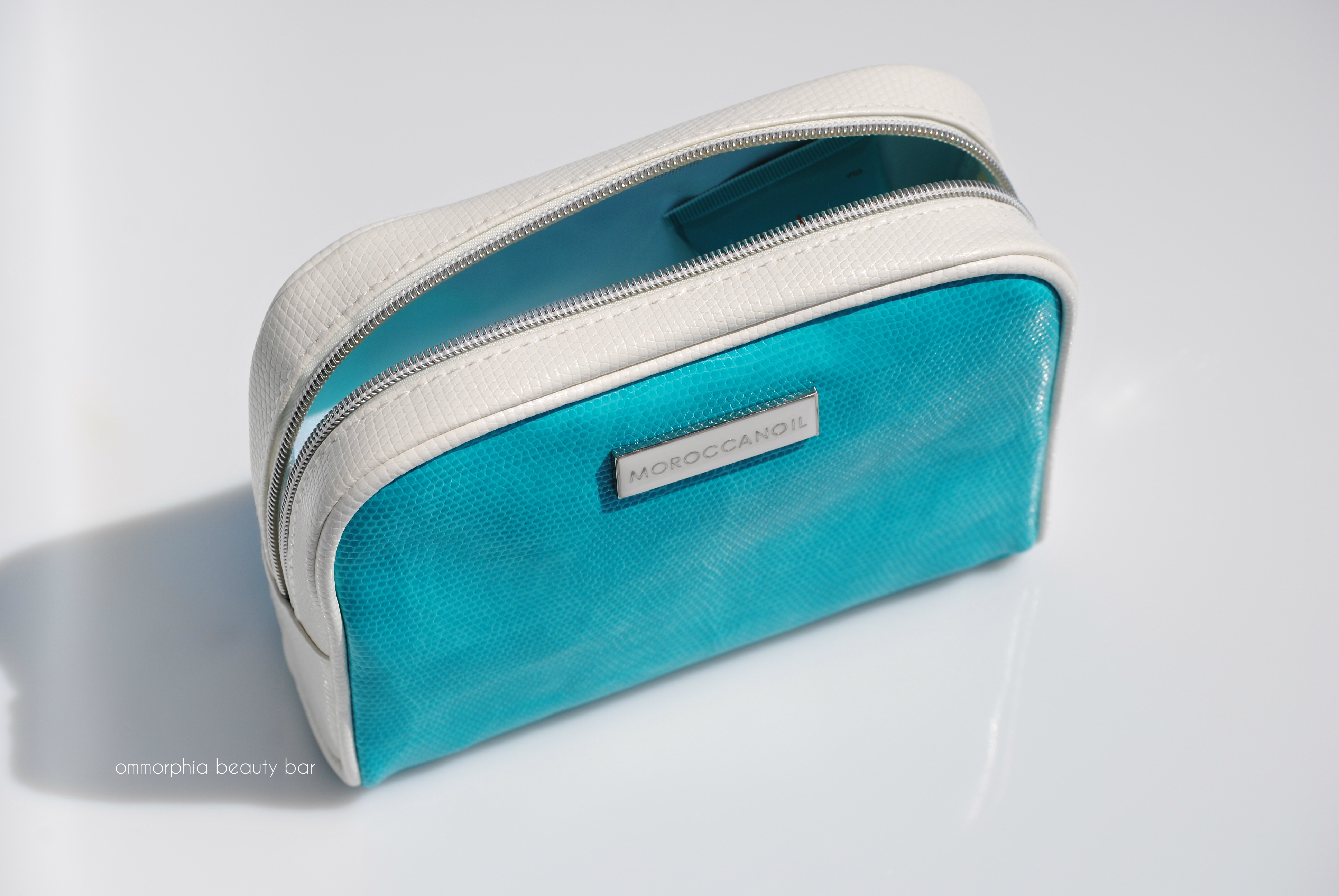 Moroccanoil Travel Kit open pouch