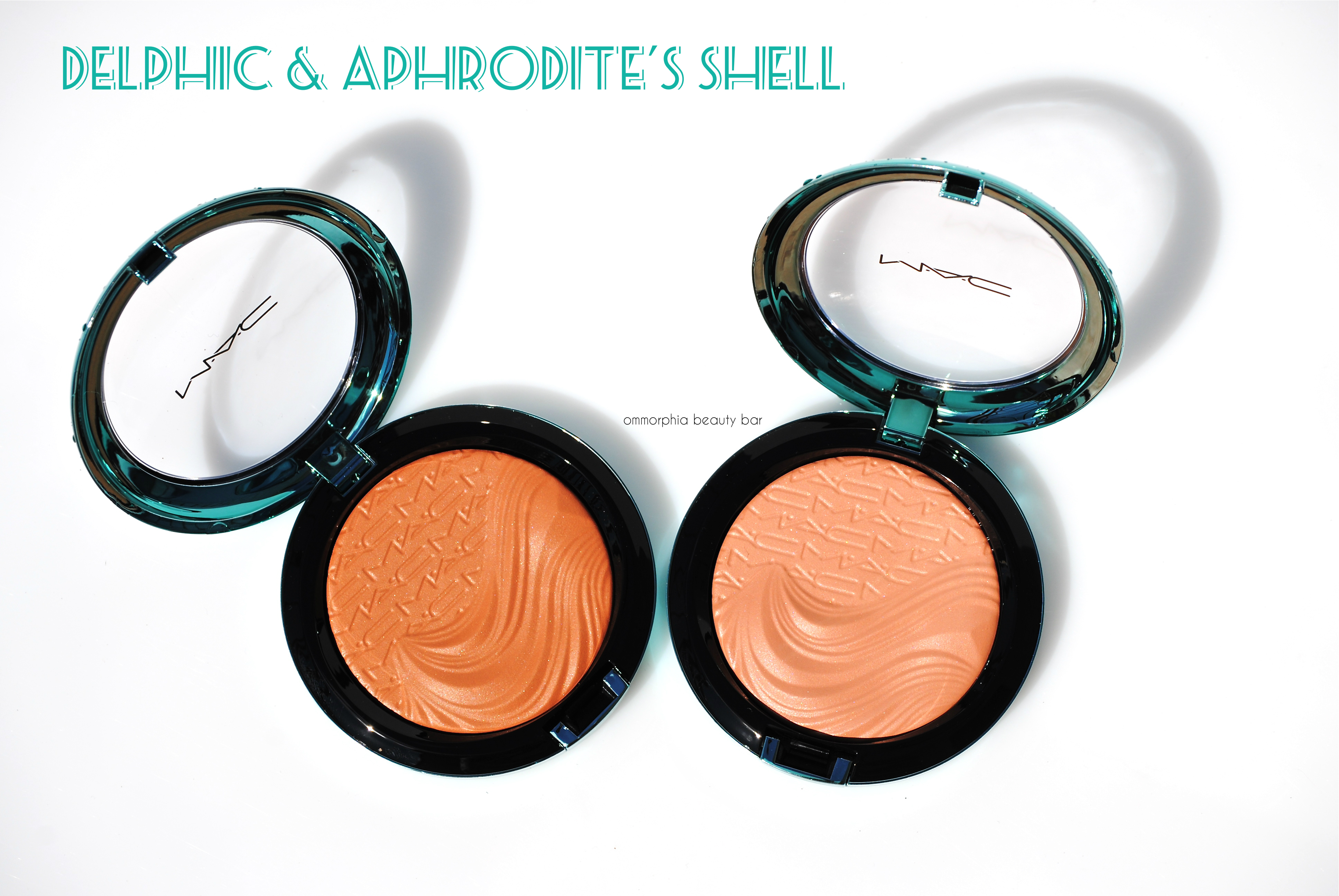 MAC Extra Dimension Bronzing Powders opener
