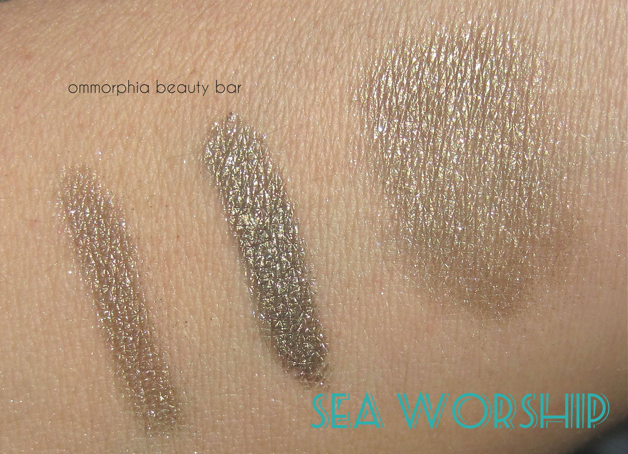 MAC Sea Worship swatch