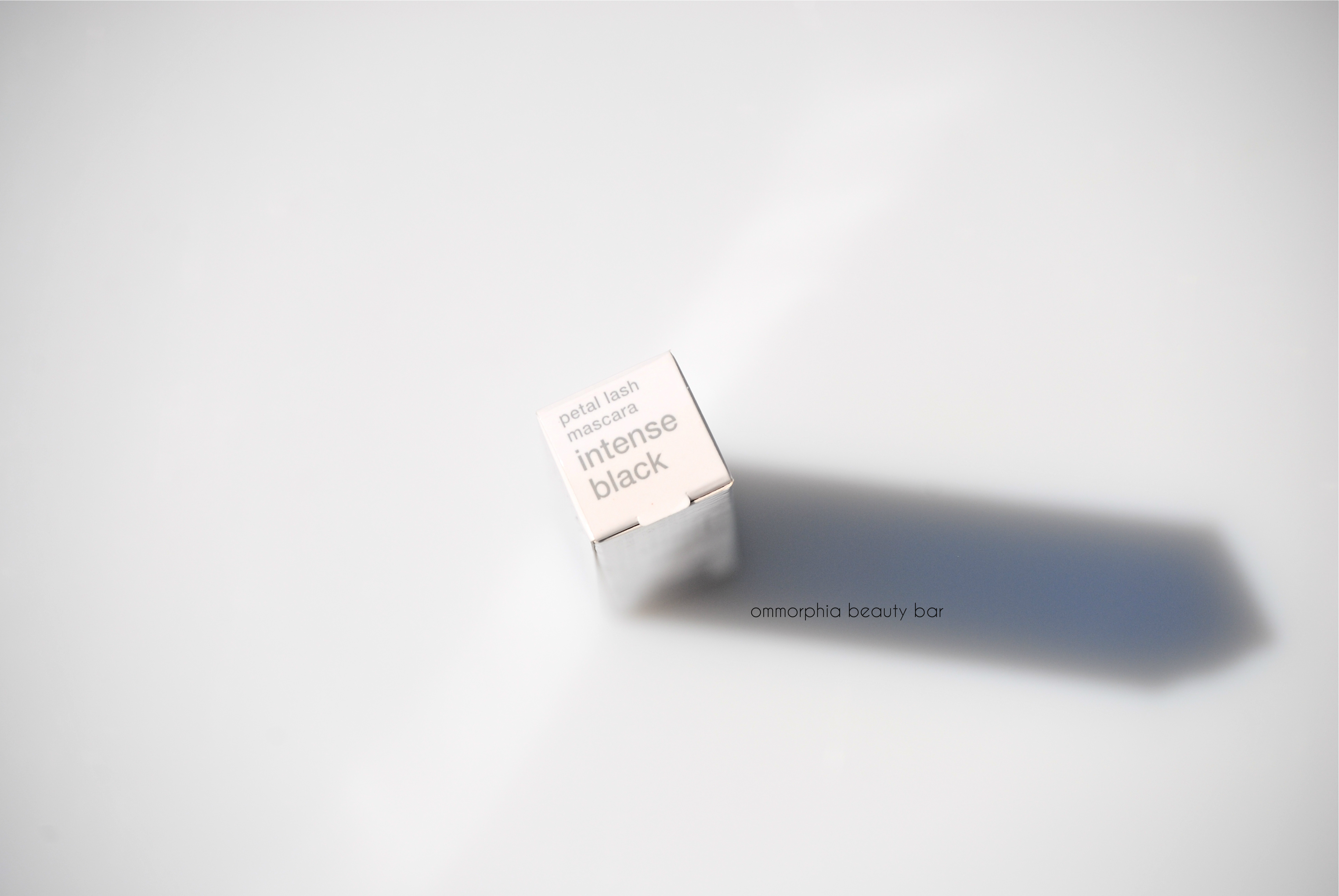 shu uemura petal lash mascara label