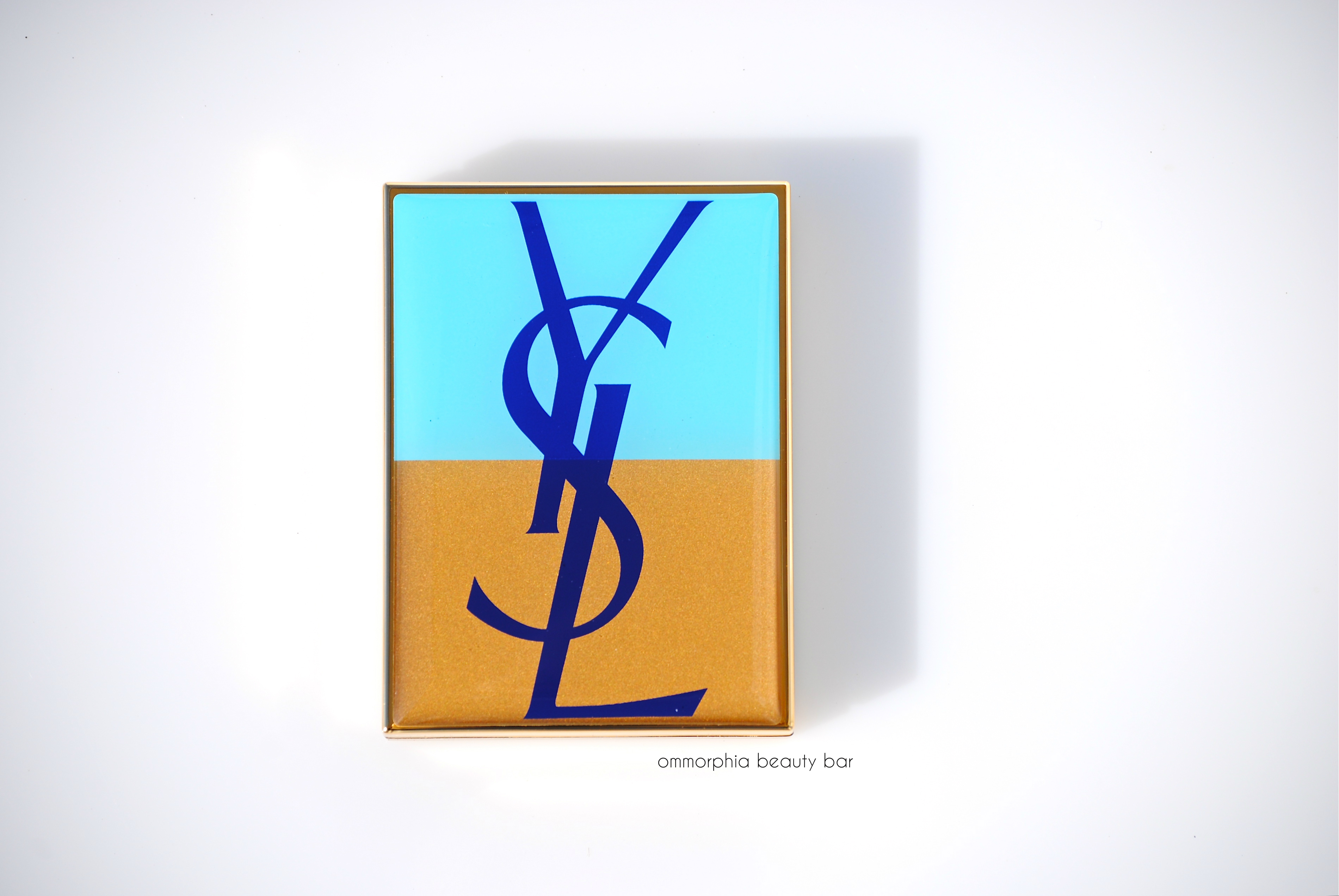YSL Bleus Lumiere closed compact
