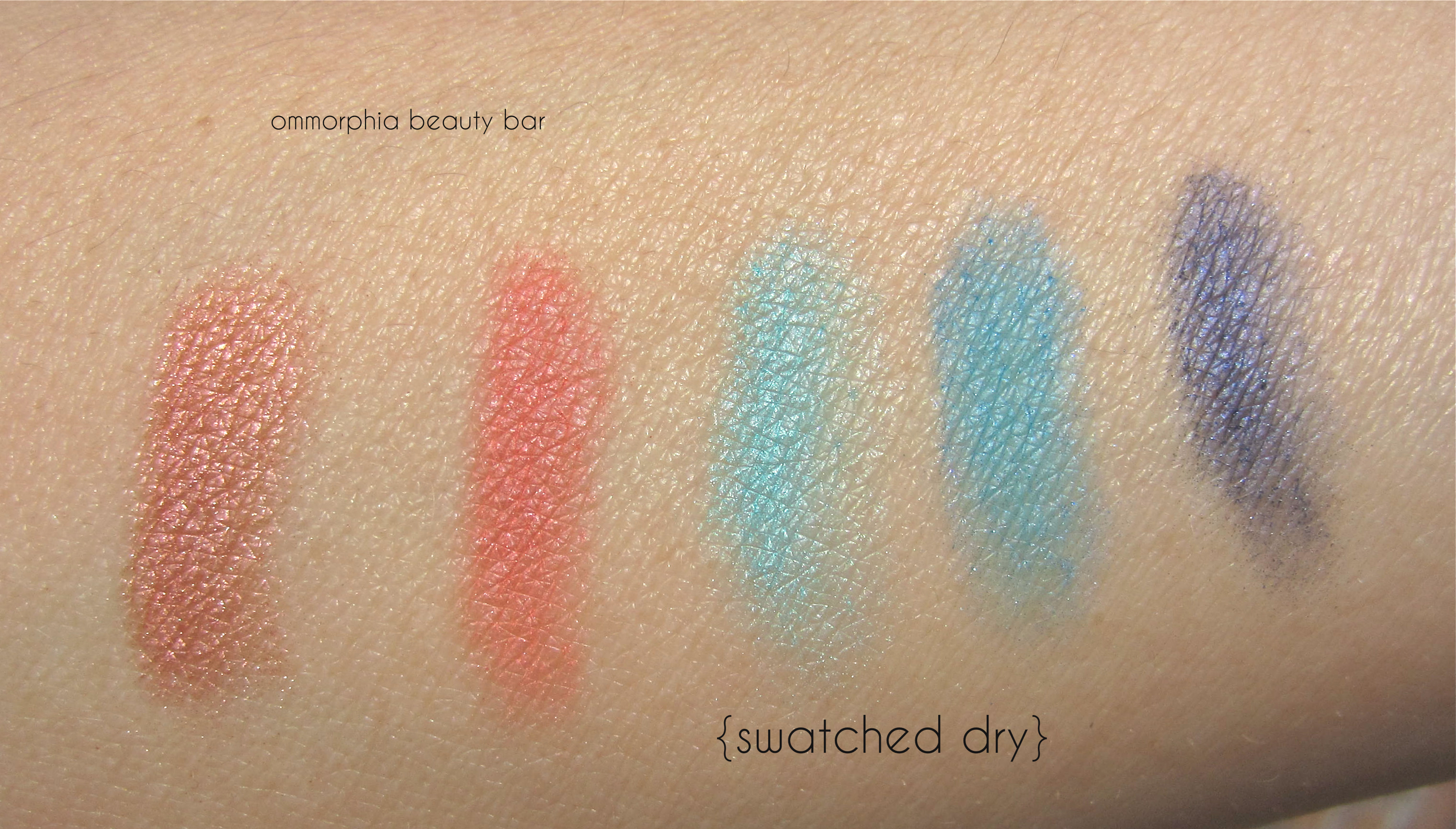 YSL Bleus Lumiere swatches dry