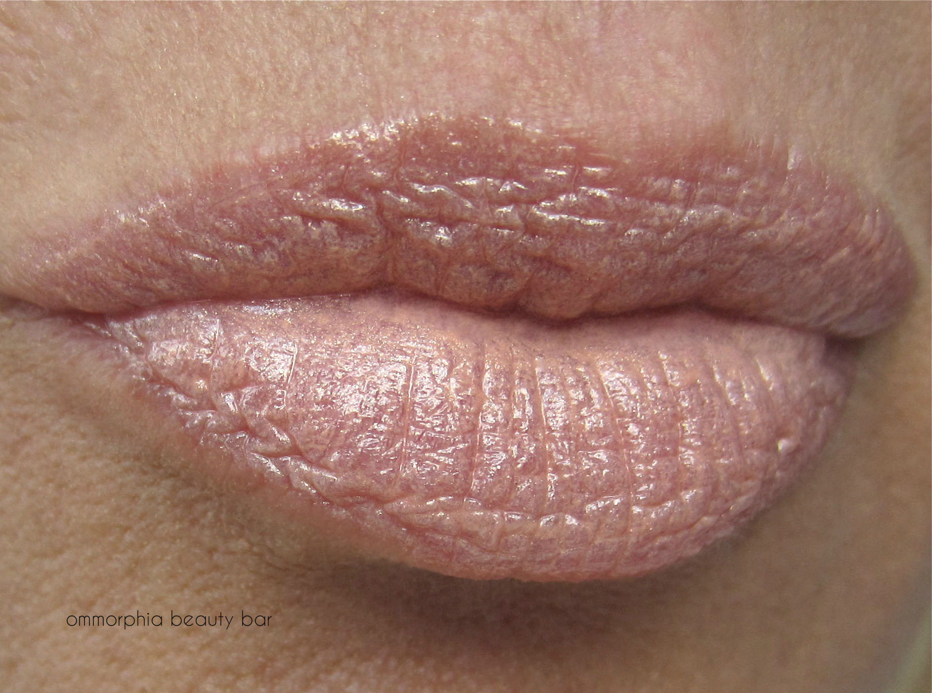Dior #135 Carré d'Or lipstick swatch