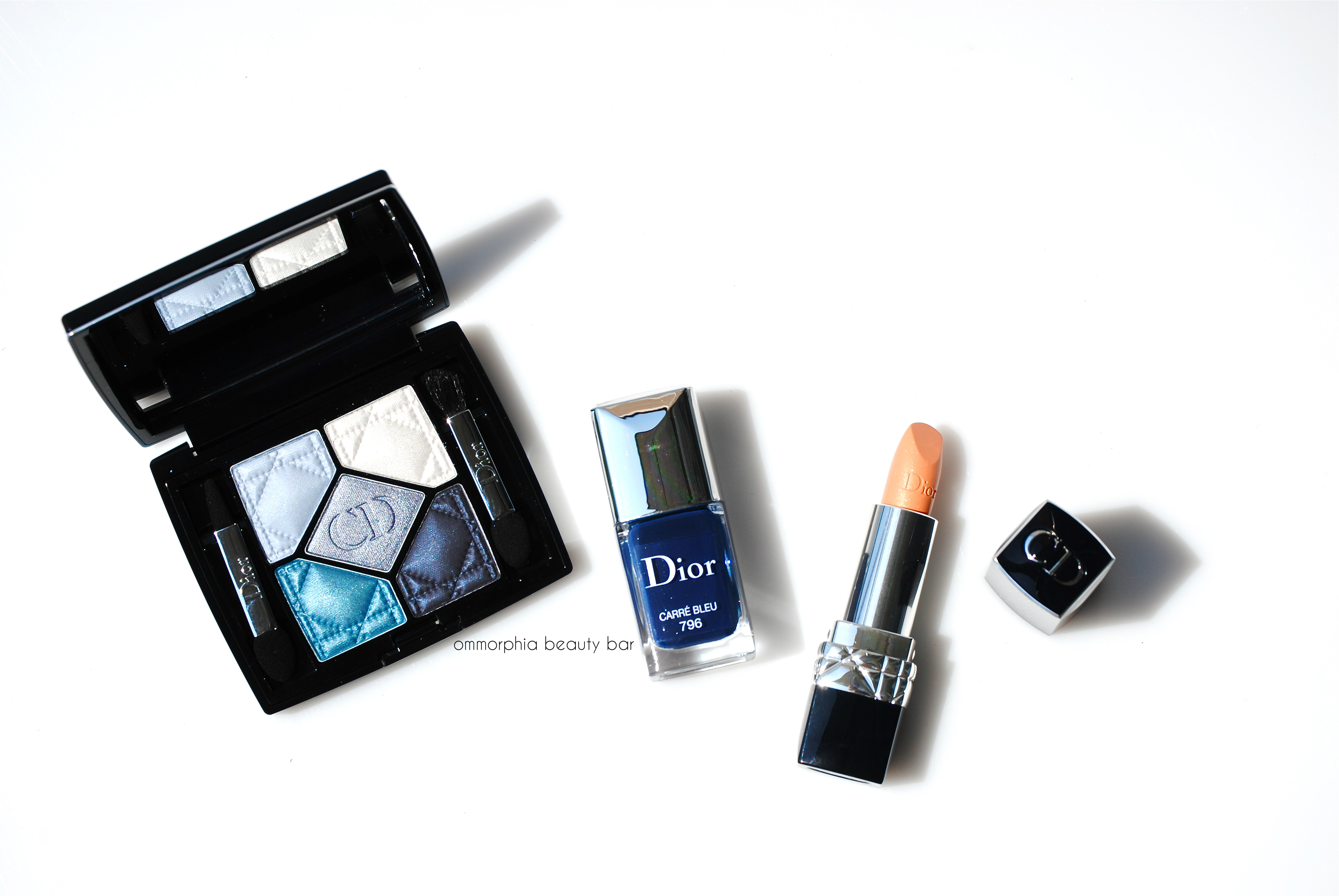 Dior Carré Bleu trio opener
