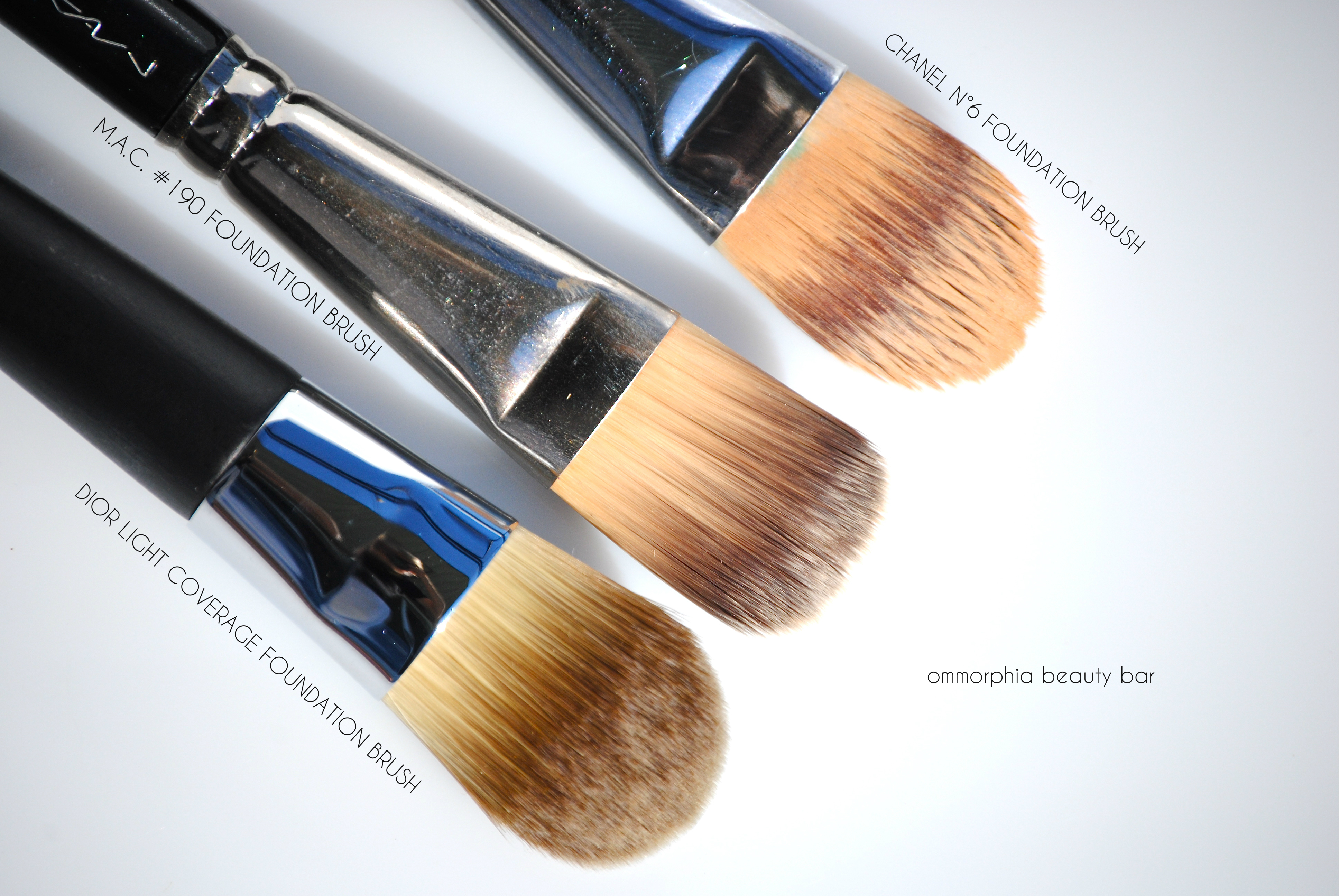 Dior Light Coverage Foundation Brush & comps macro