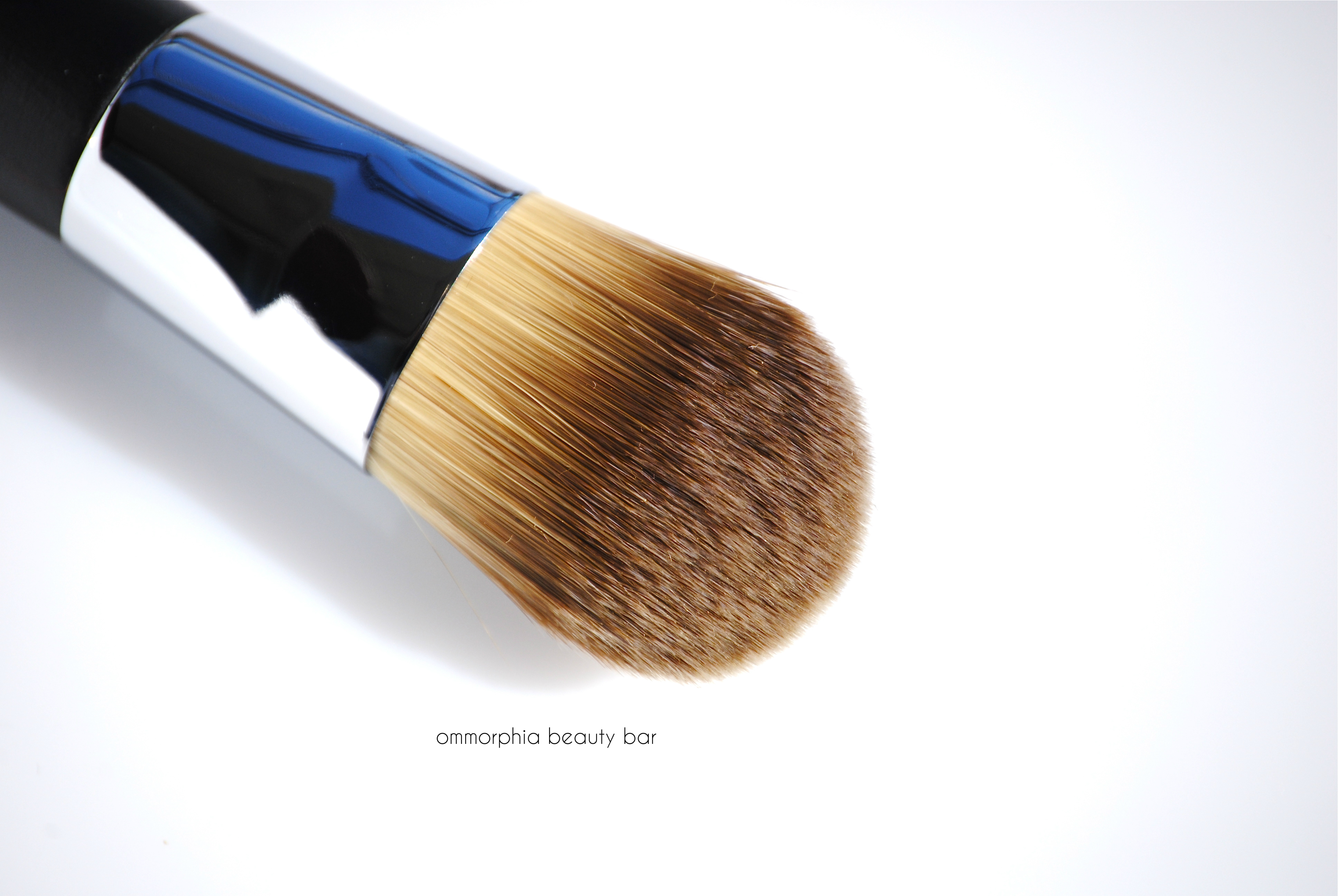 Dior Light Coverage Foundation Brush macro