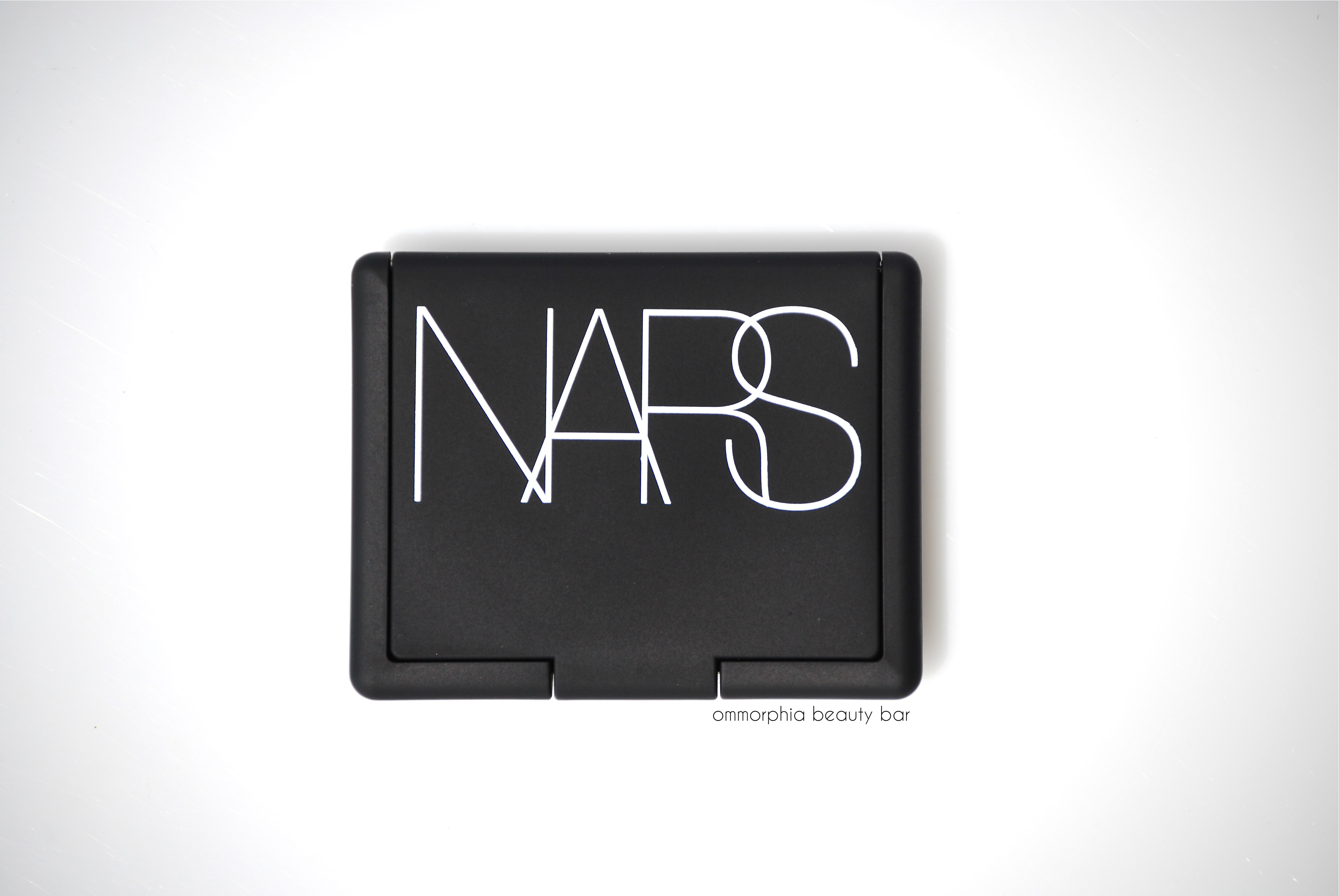 NARS Unlawful Blush closed