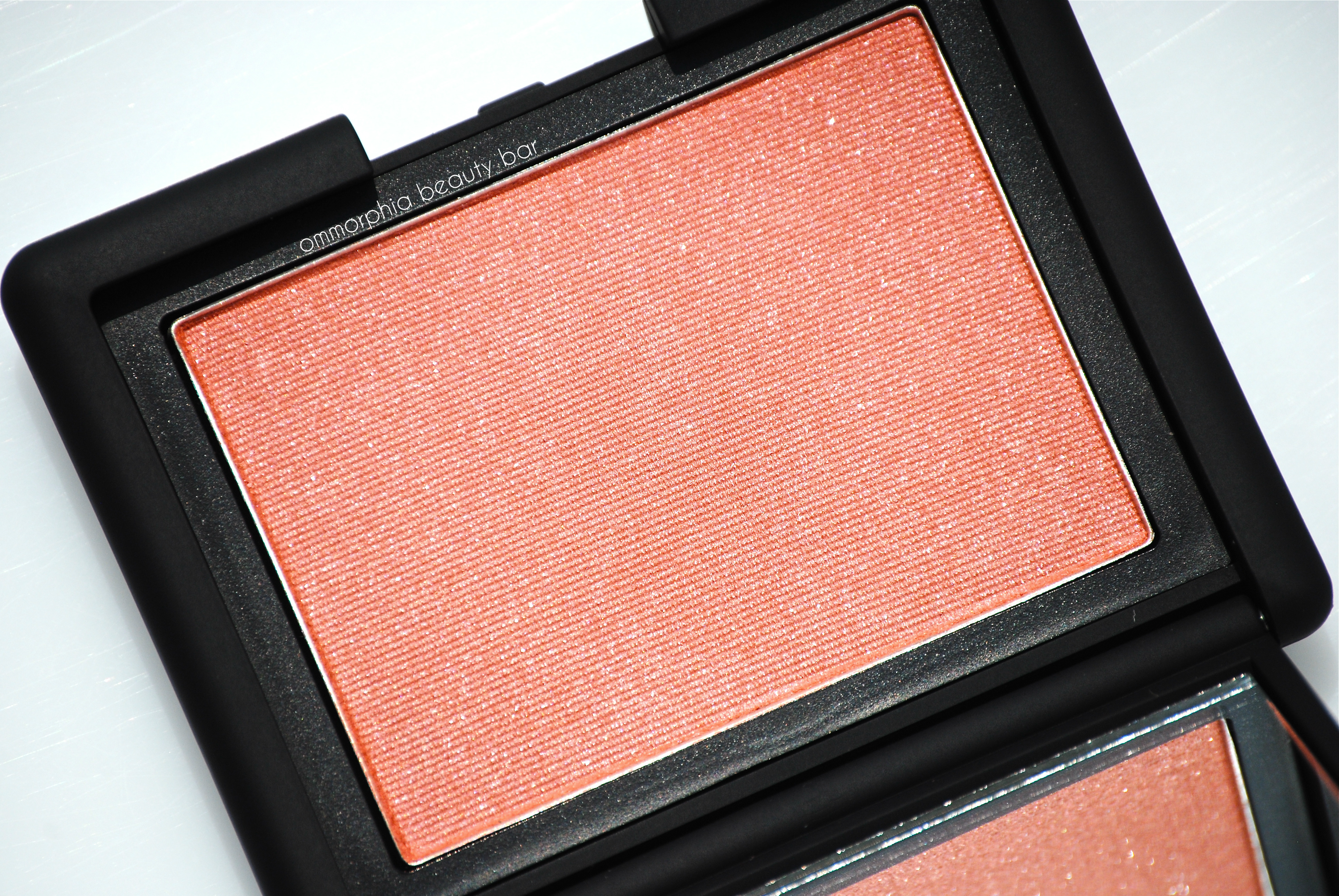 NARS Unlawful Blush macro 2