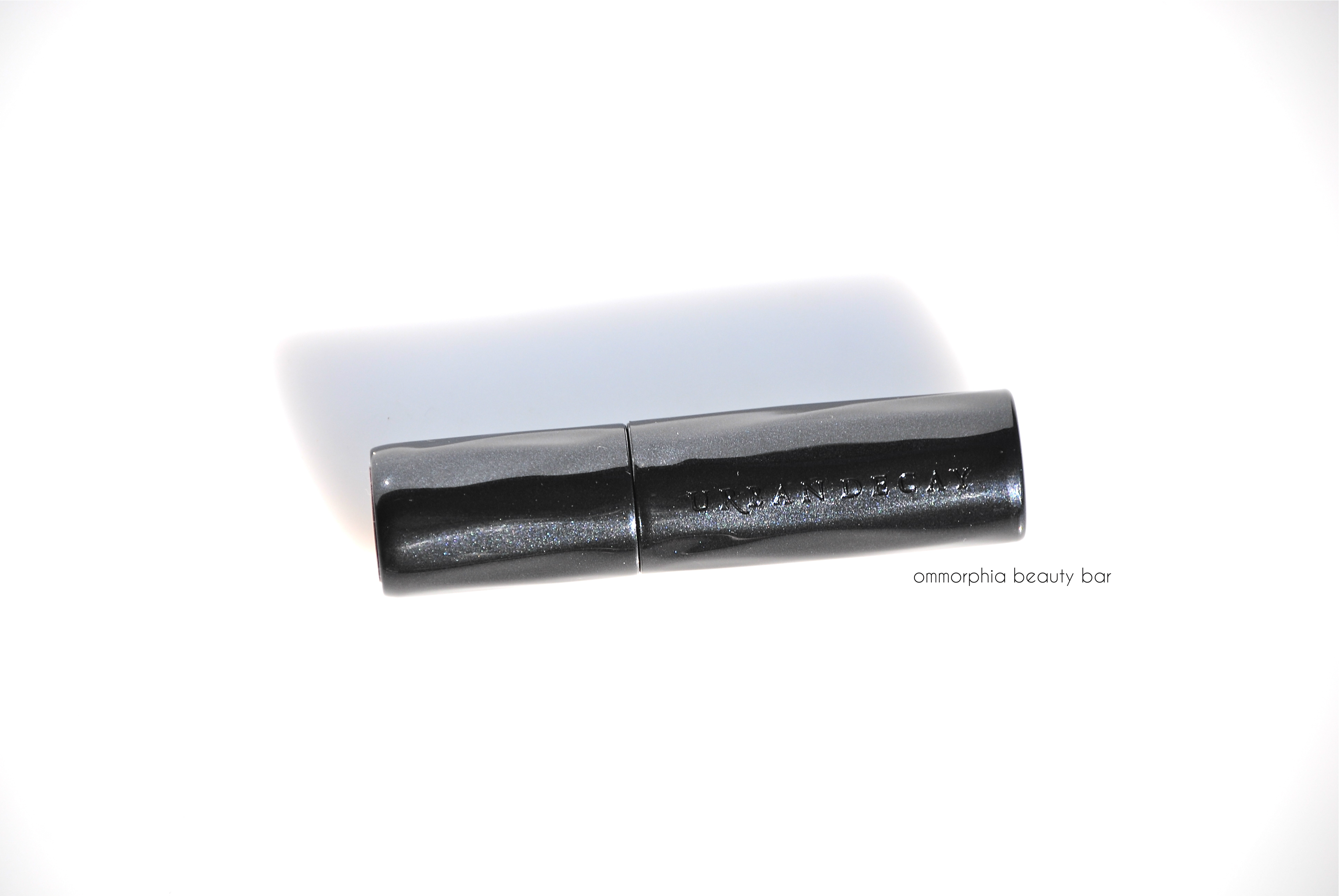 UD Mrs. Mia Wallace Lipstick tube logo