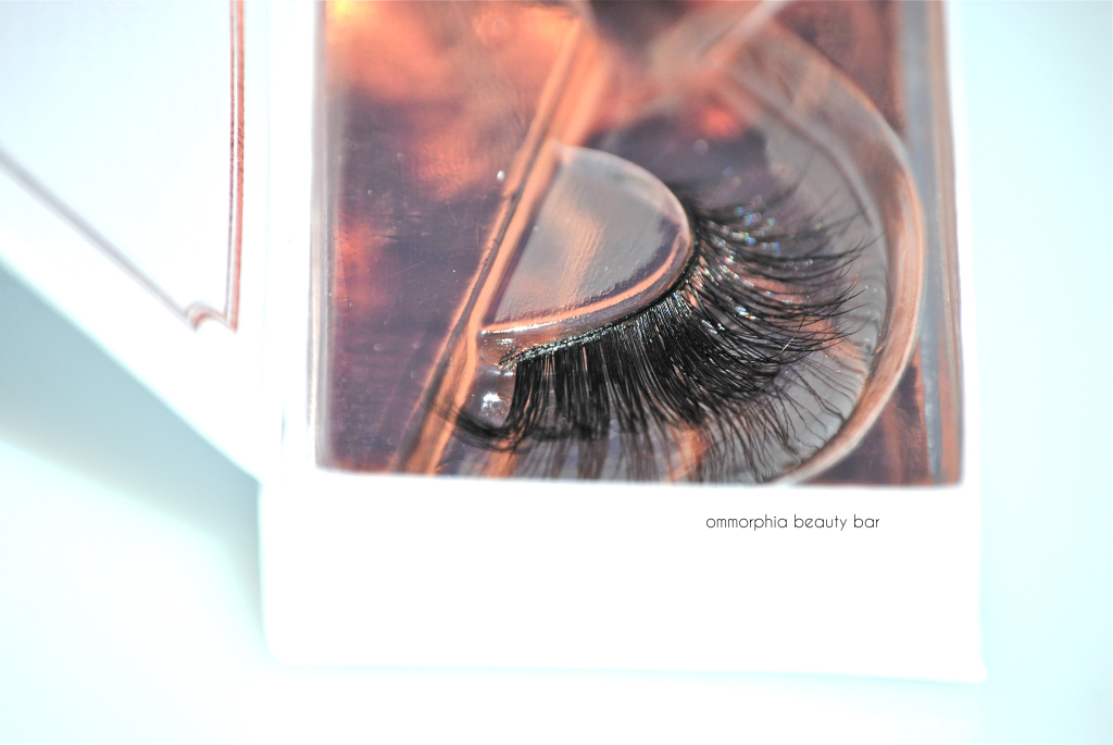 Esqido Lashmopolitan lashes side view