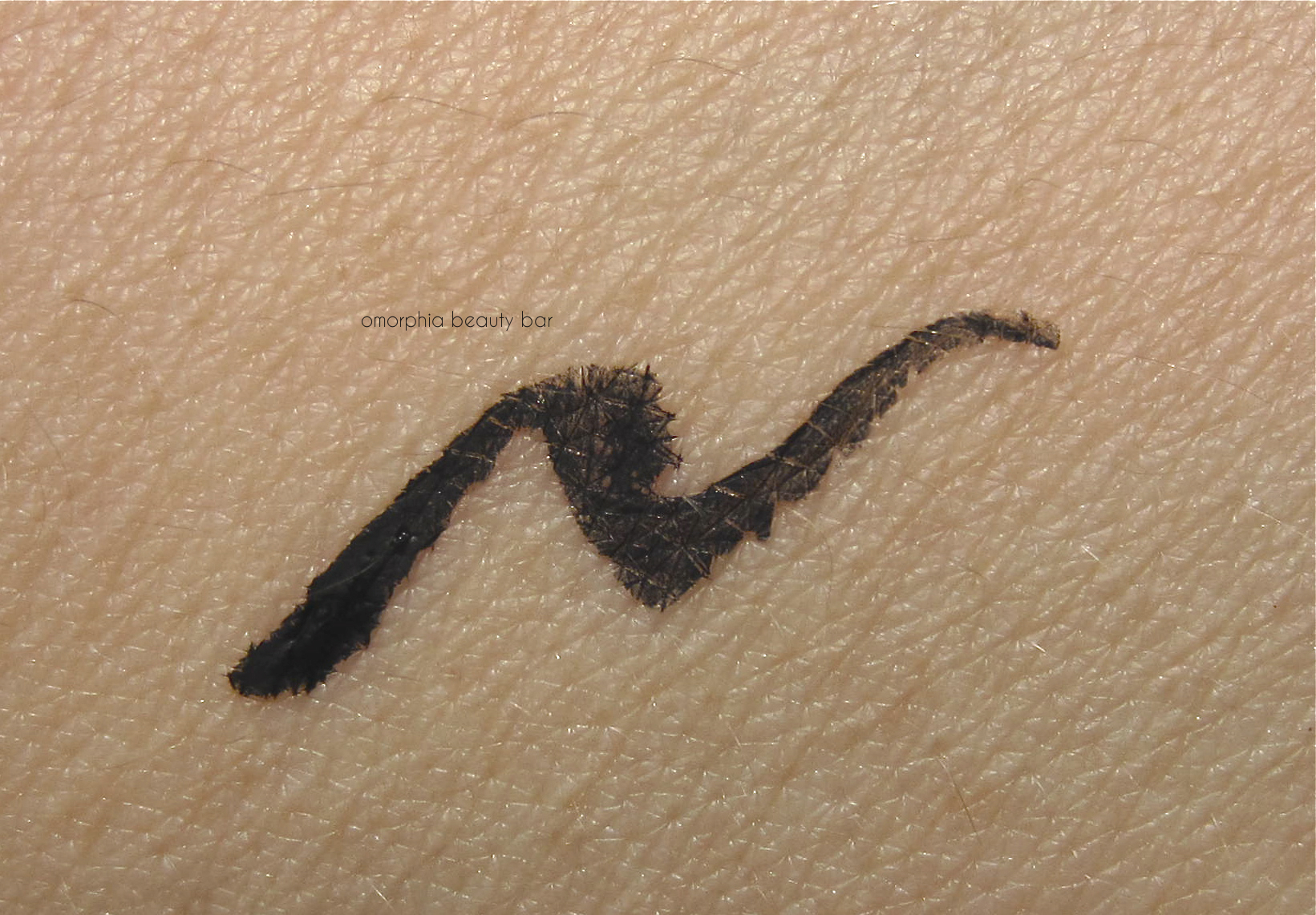 Revlon London look Skinny Liquid Liner swatch