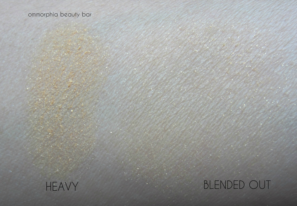 Dior 001 Gold Shock swatch